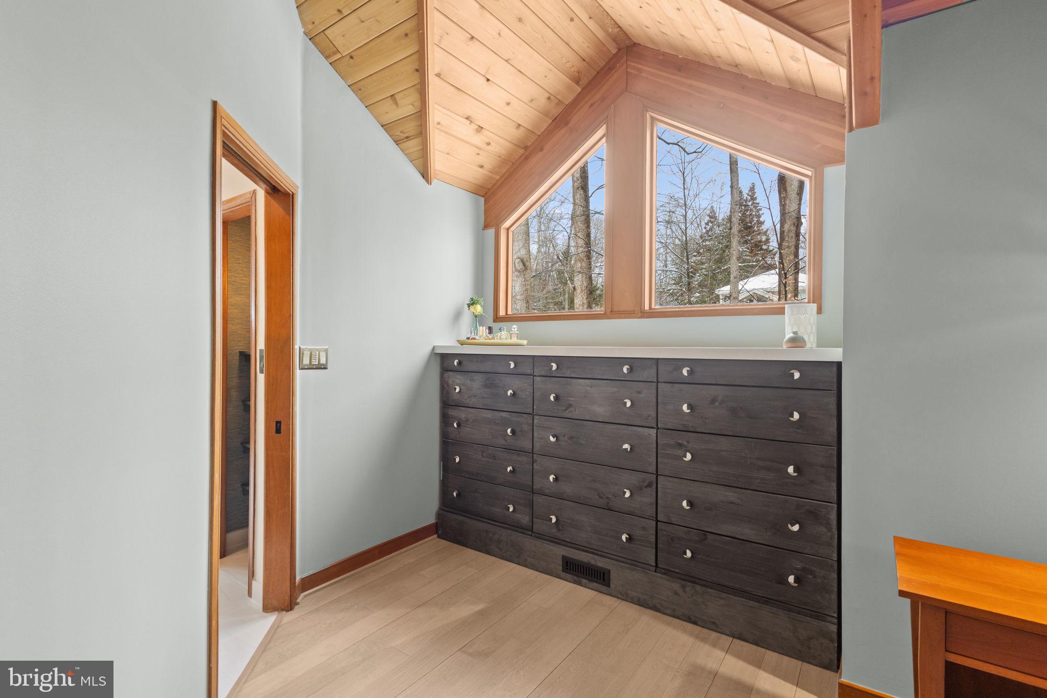 RIVERSCAPE - Residential