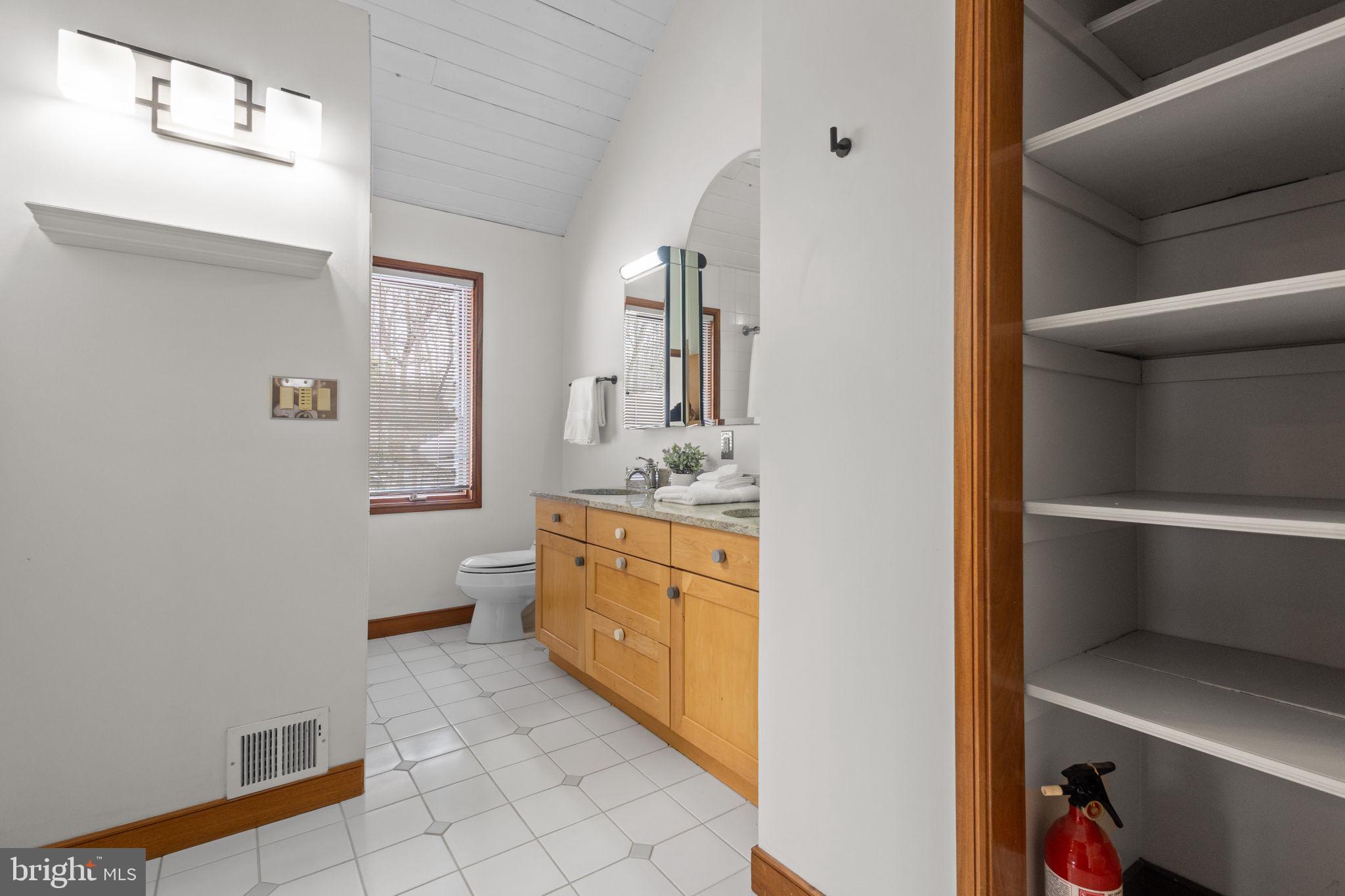 RIVERSCAPE - Residential