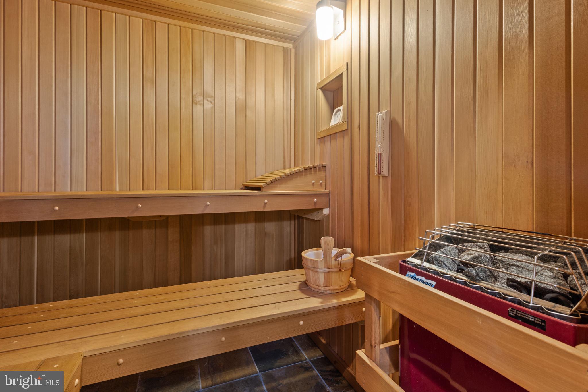 RIVERSCAPE - Residential