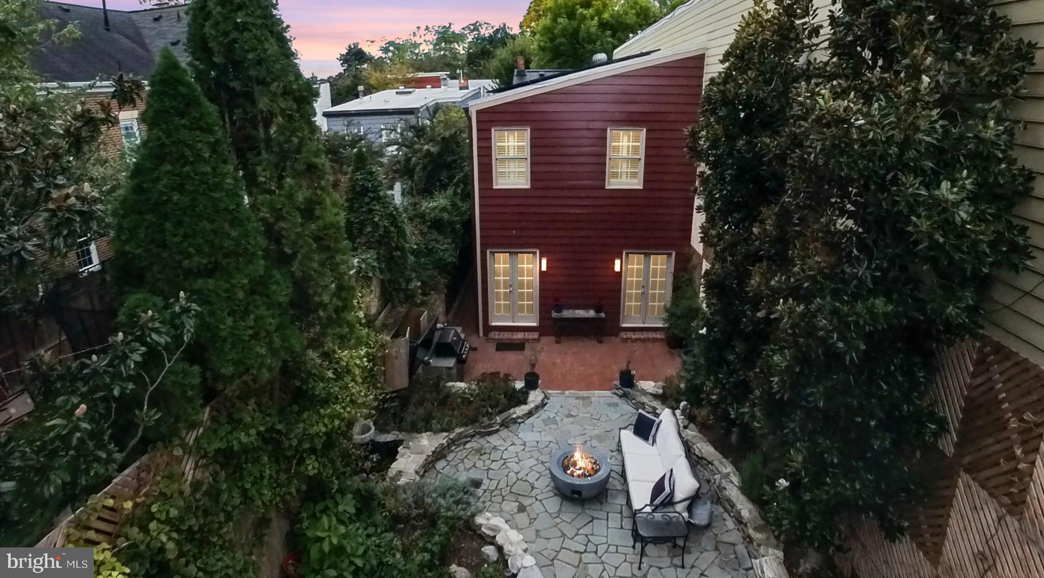 OLD TOWN ALEXANDRIA - Residential