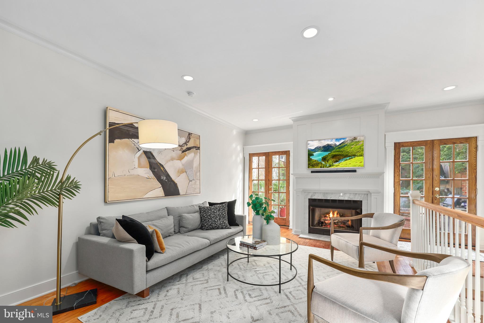 OLD TOWN ALEXANDRIA - Residential