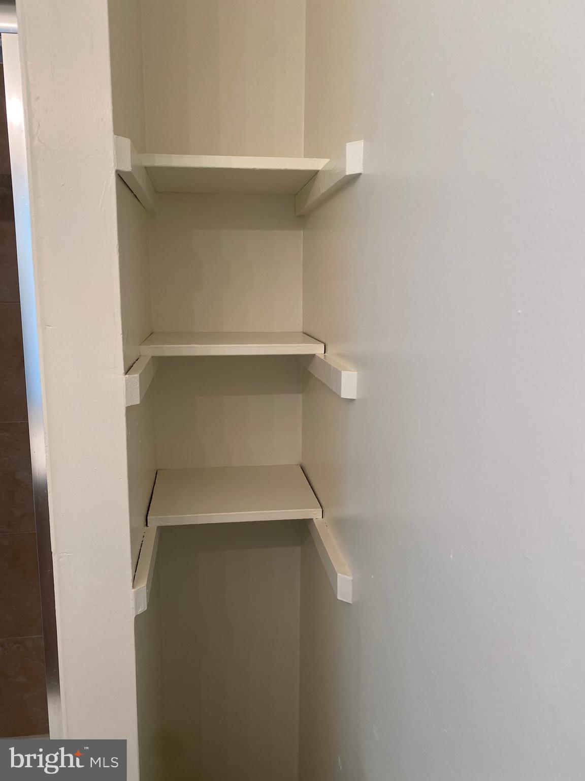 HUNTINGDON BROOK - Residential Lease