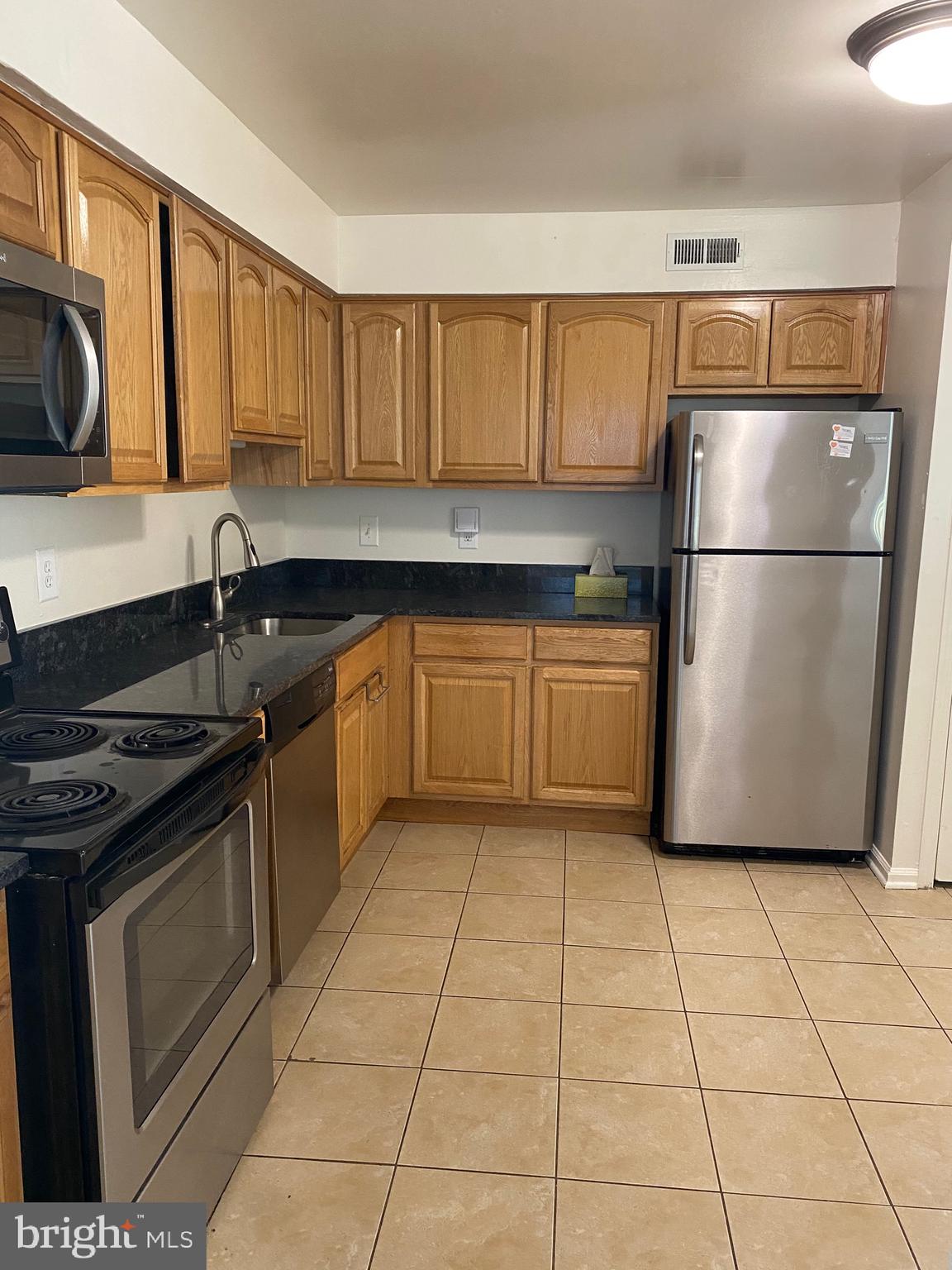 HUNTINGDON BROOK - Residential Lease