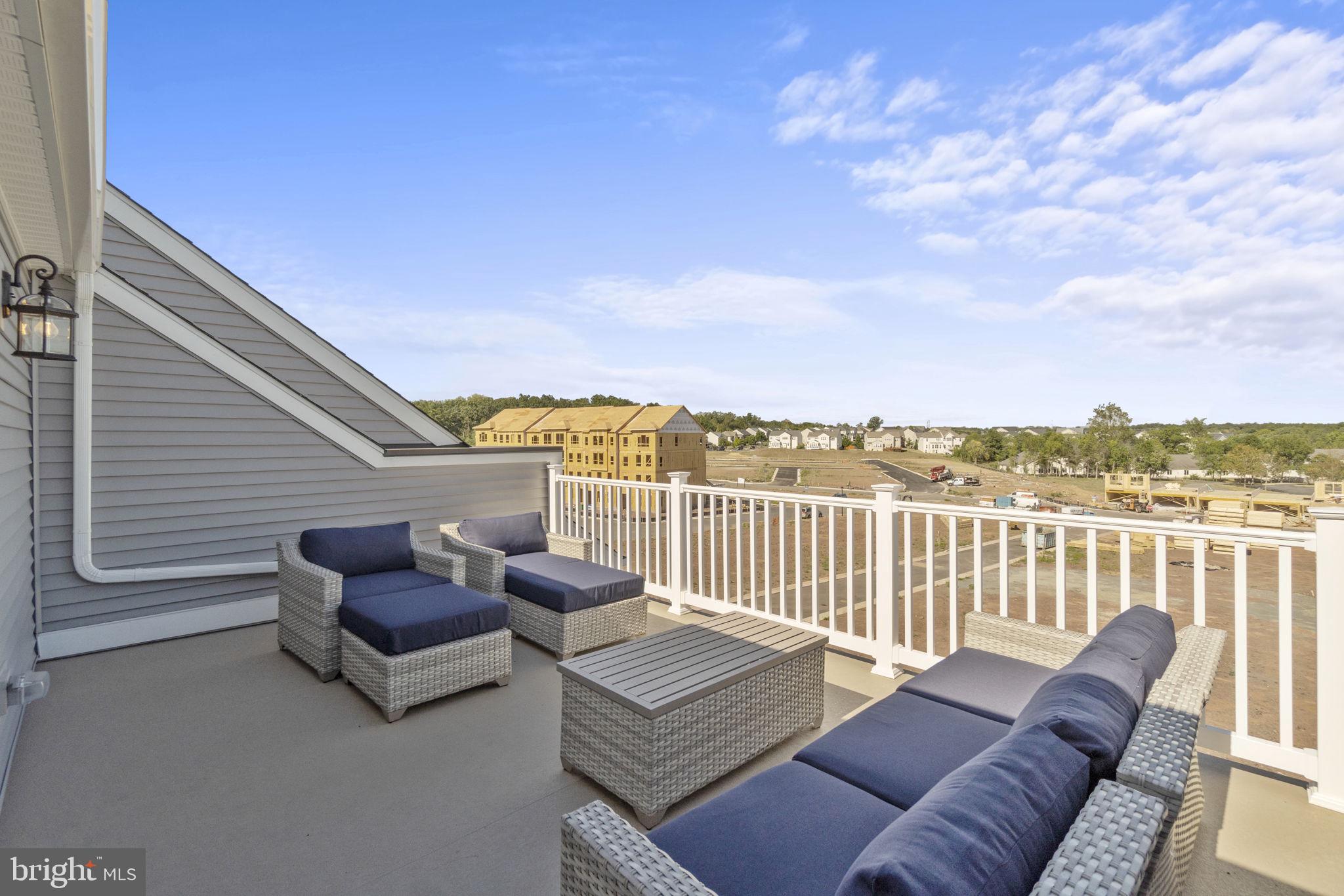 ARCOLA TOWN CENTER - Residential