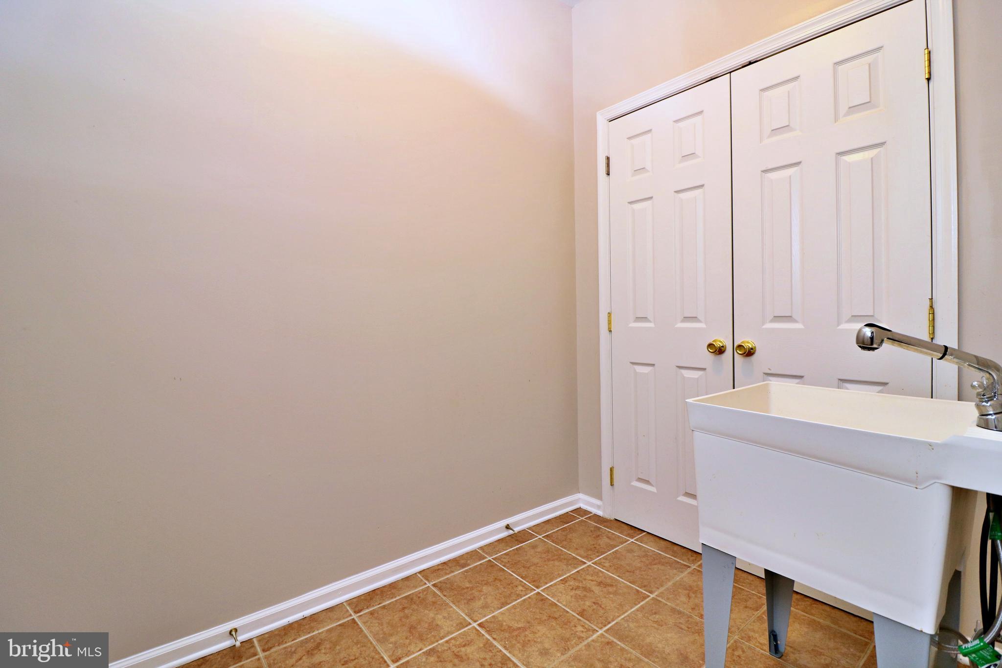 SPRUCE HILL ESTATES - Residential