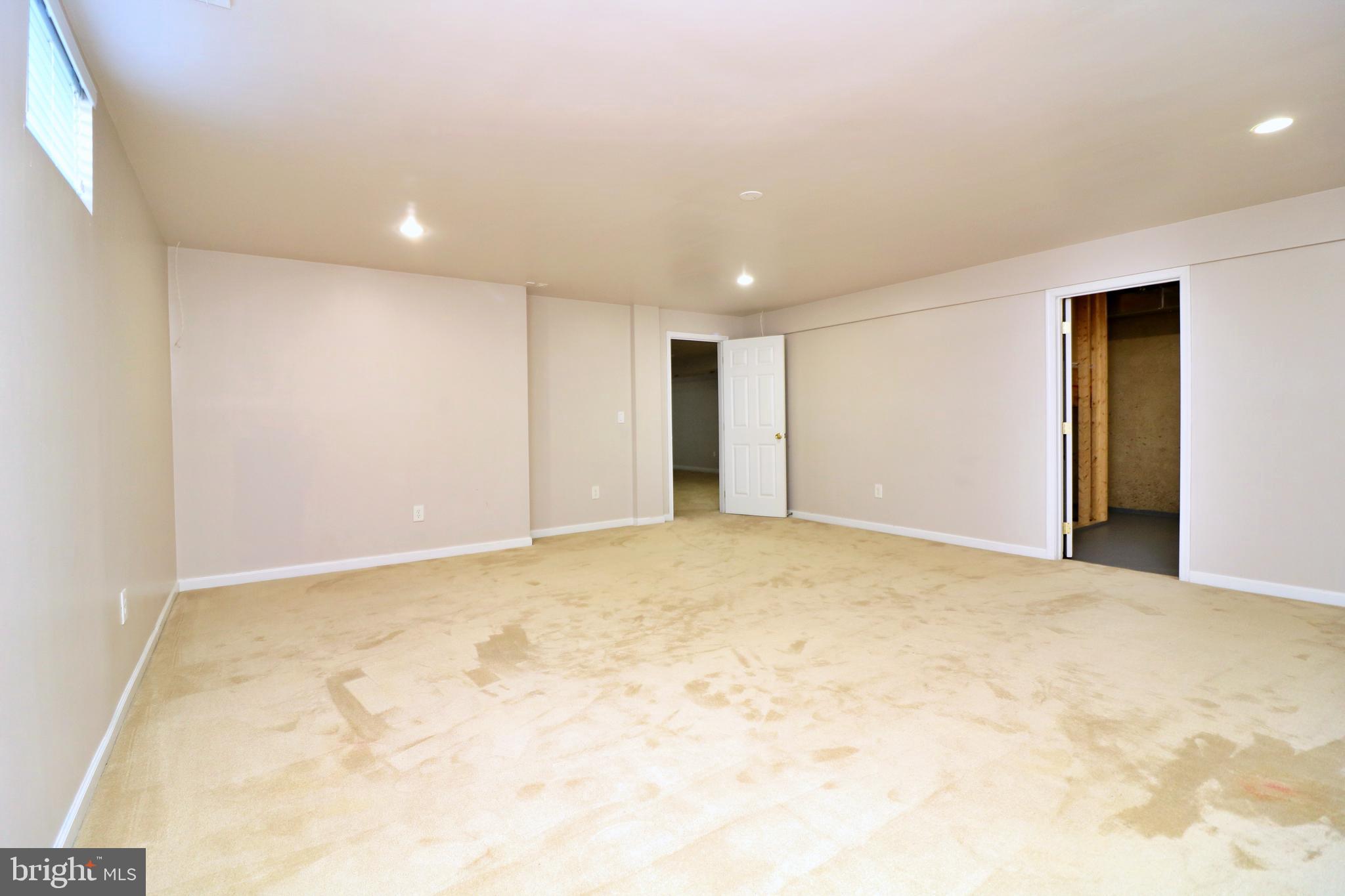 SPRUCE HILL ESTATES - Residential