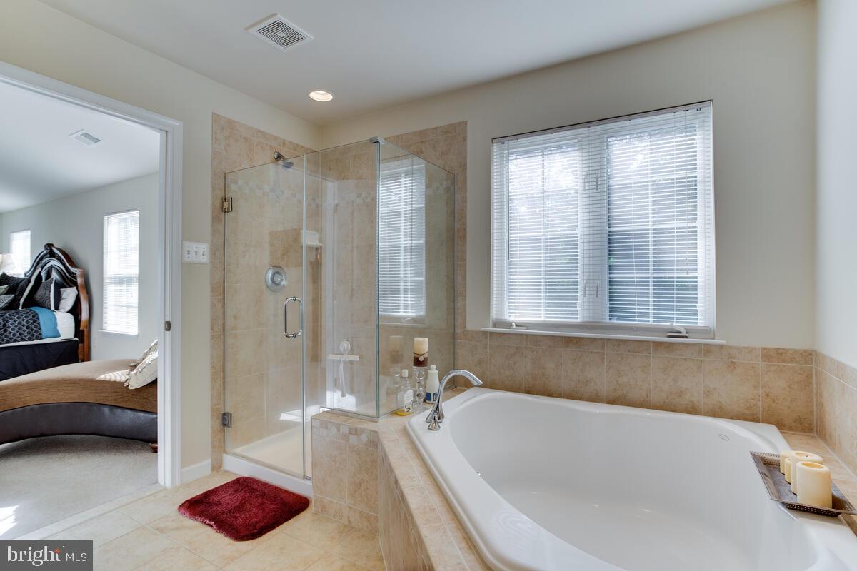 FALCON RIDGE - Residential