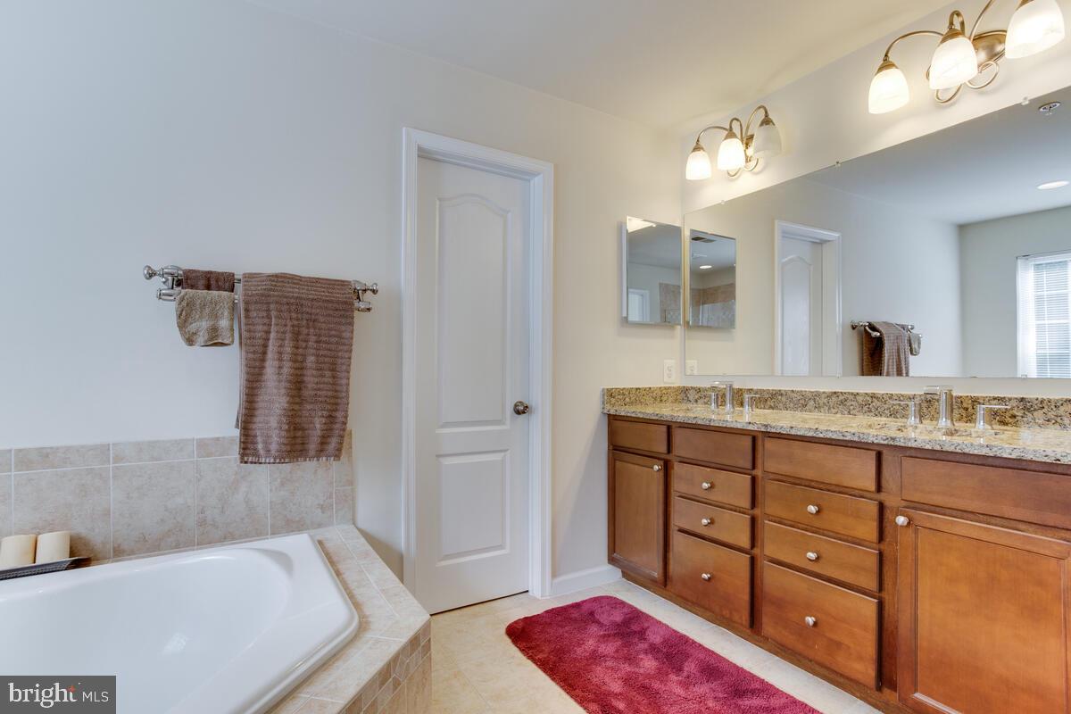 FALCON RIDGE - Residential