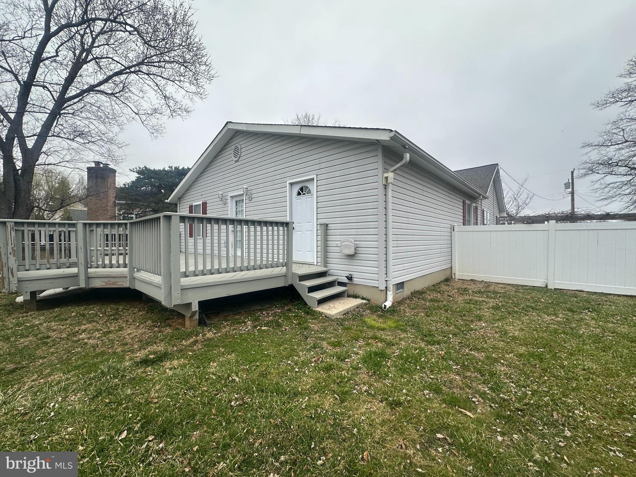 PIMMIT HILLS - Residential Lease