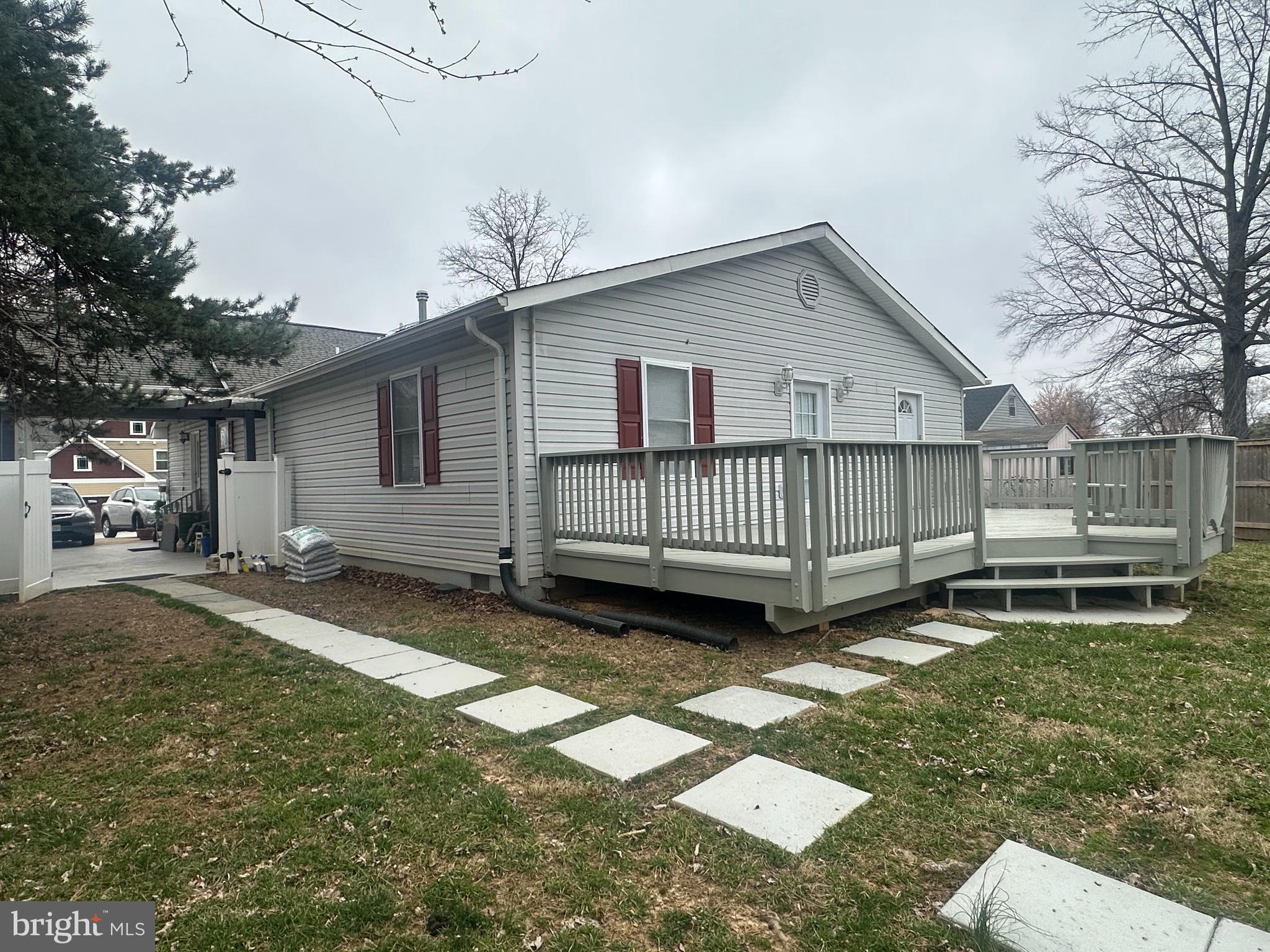 PIMMIT HILLS - Residential Lease