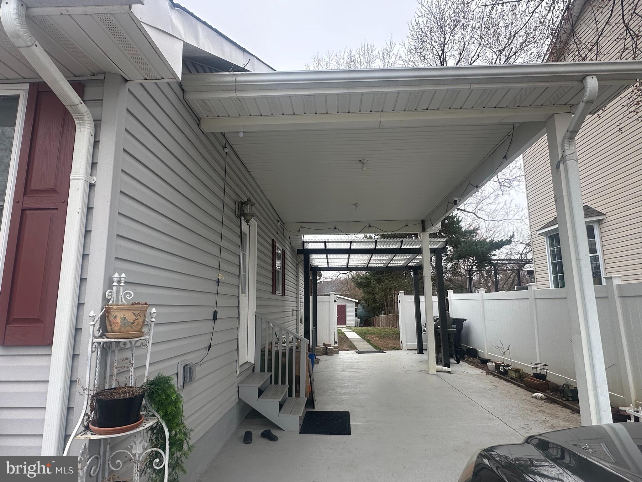 PIMMIT HILLS - Residential Lease