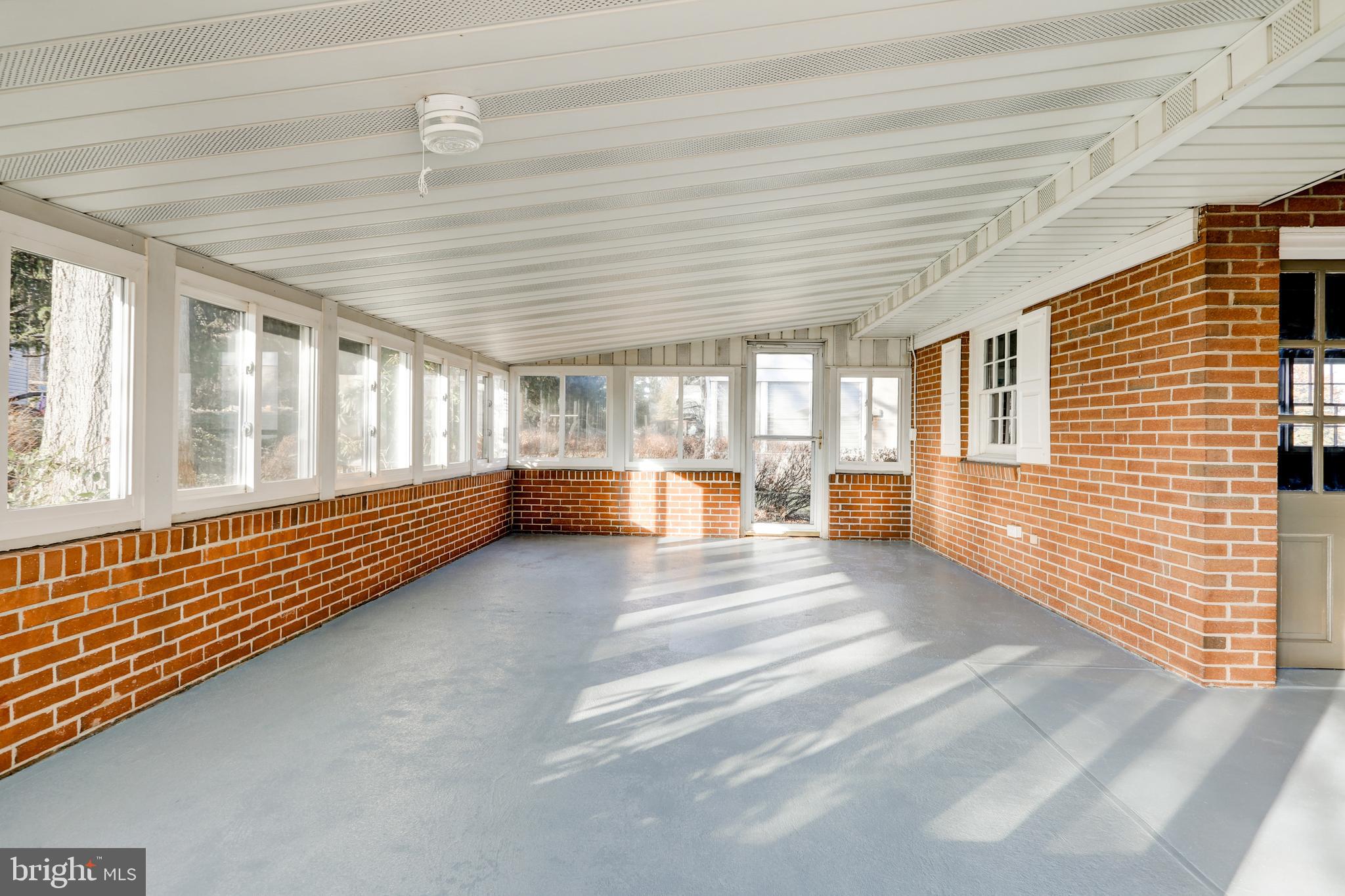 NORTH YORK - Residential