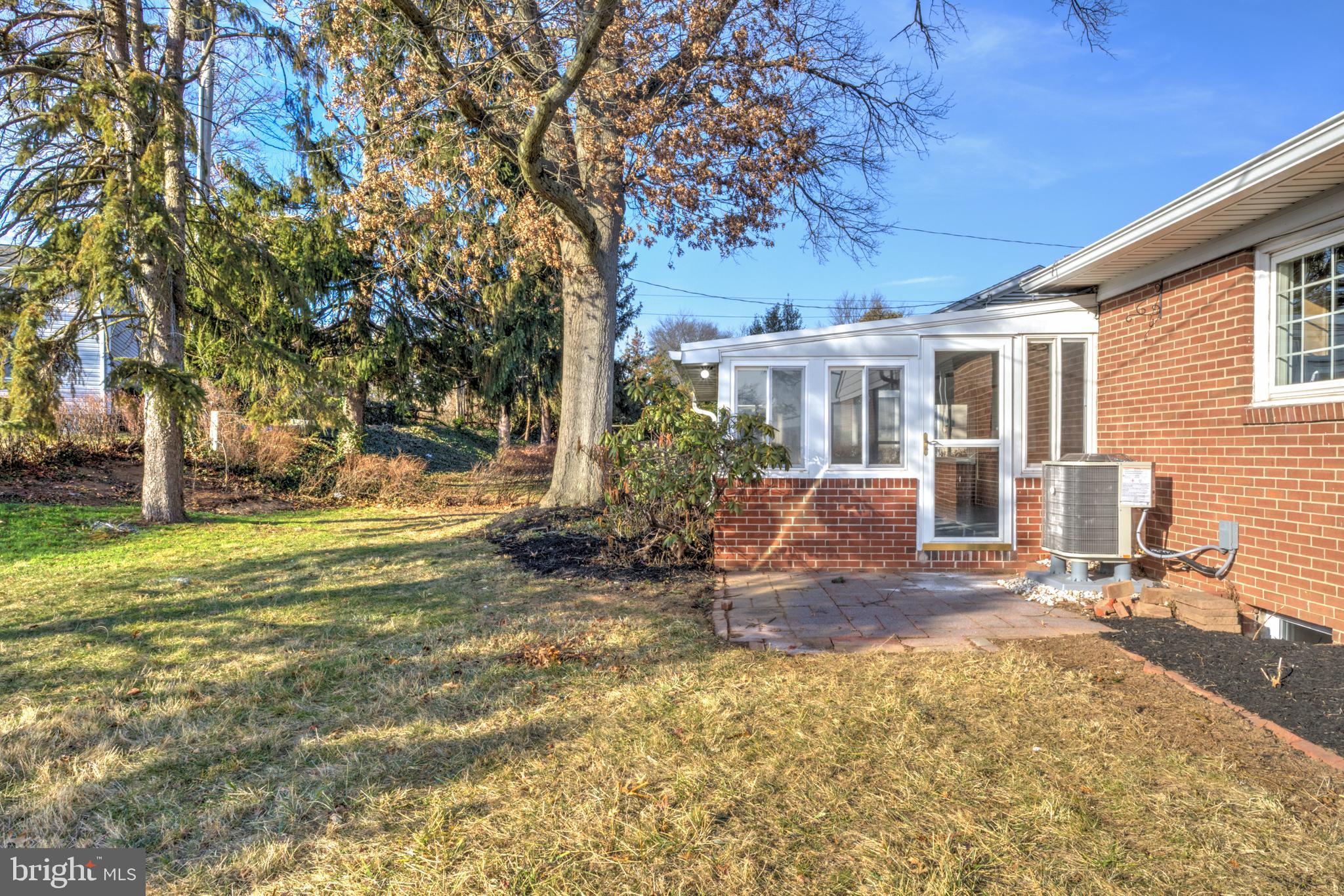 NORTH YORK - Residential