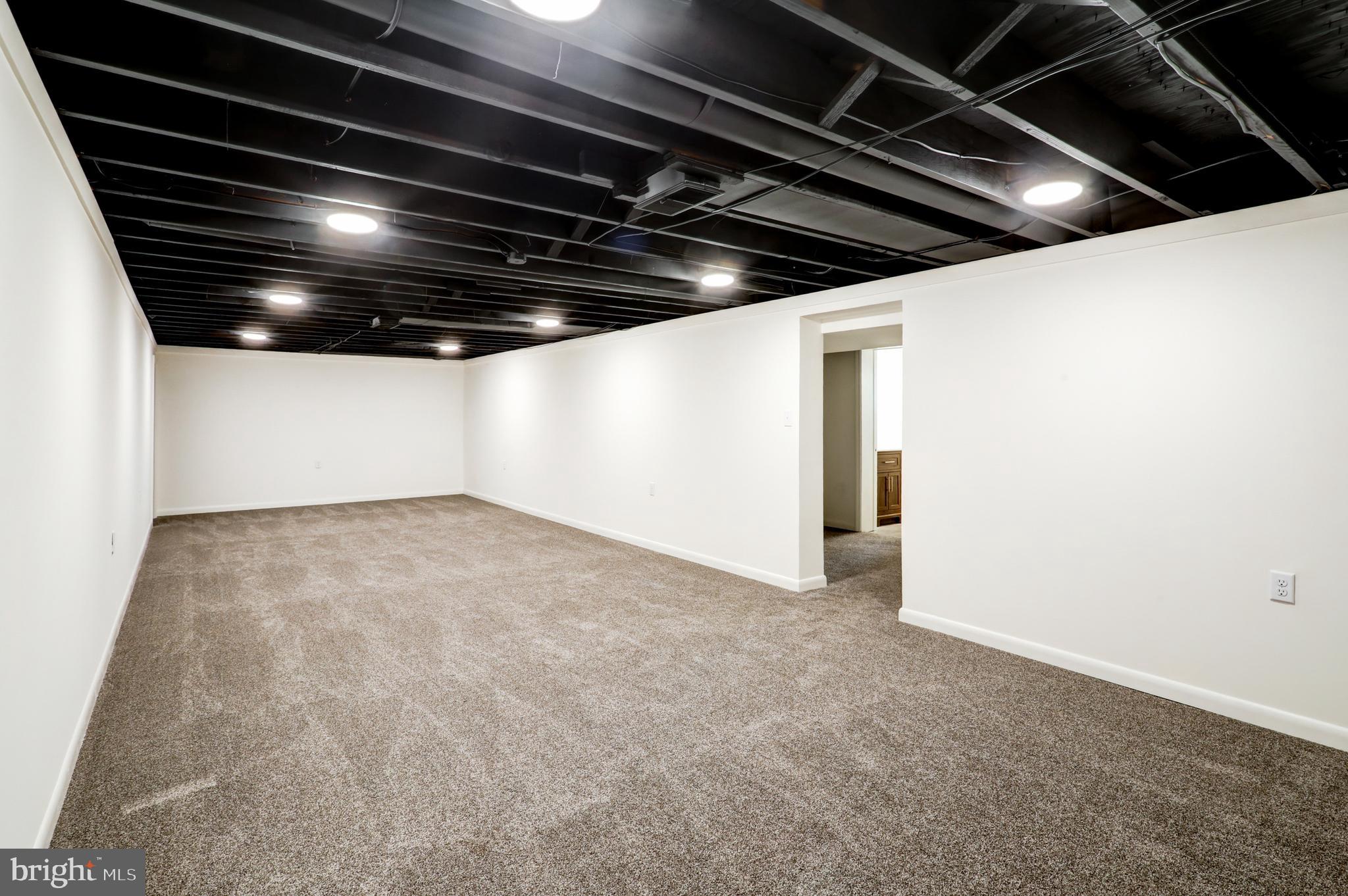 NORTH YORK - Residential