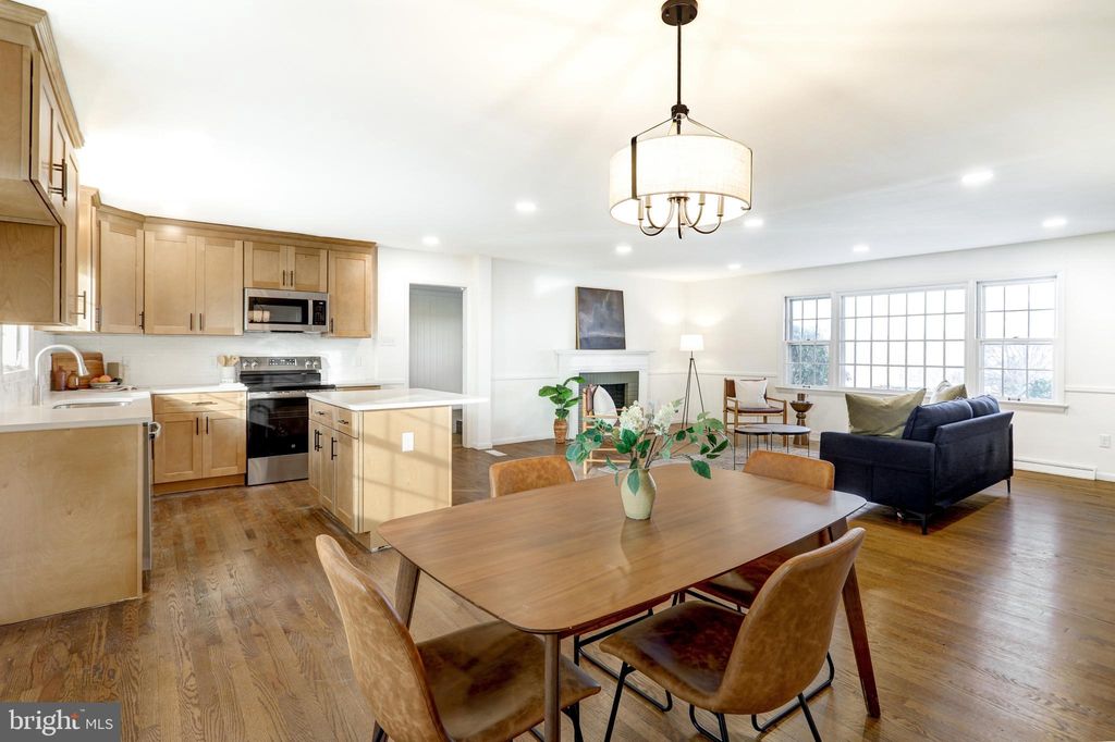 Photo of 1330 Chapel Drive, YORK, PA 17404 (MLS # PAYK2095512)