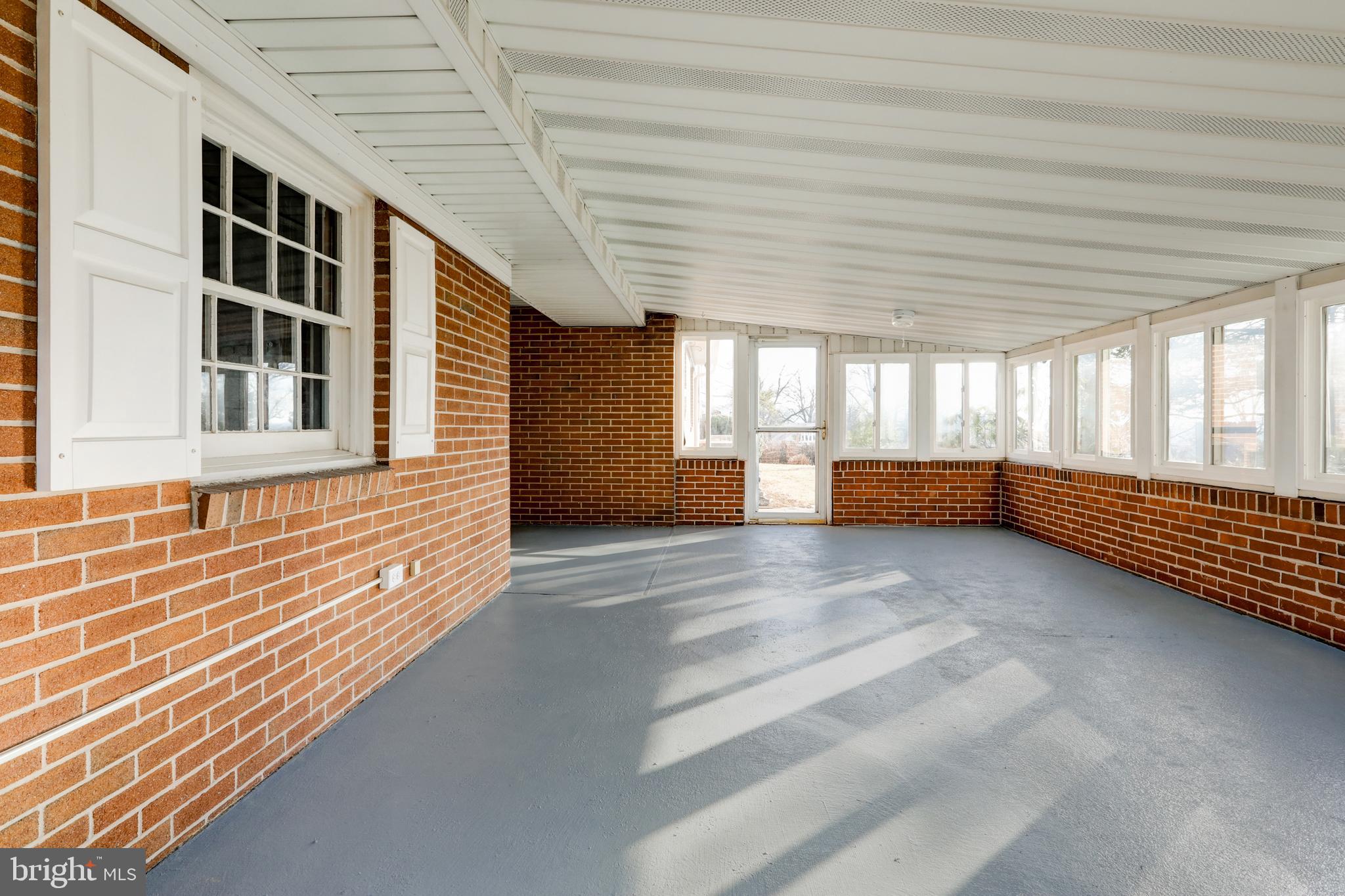 NORTH YORK - Residential