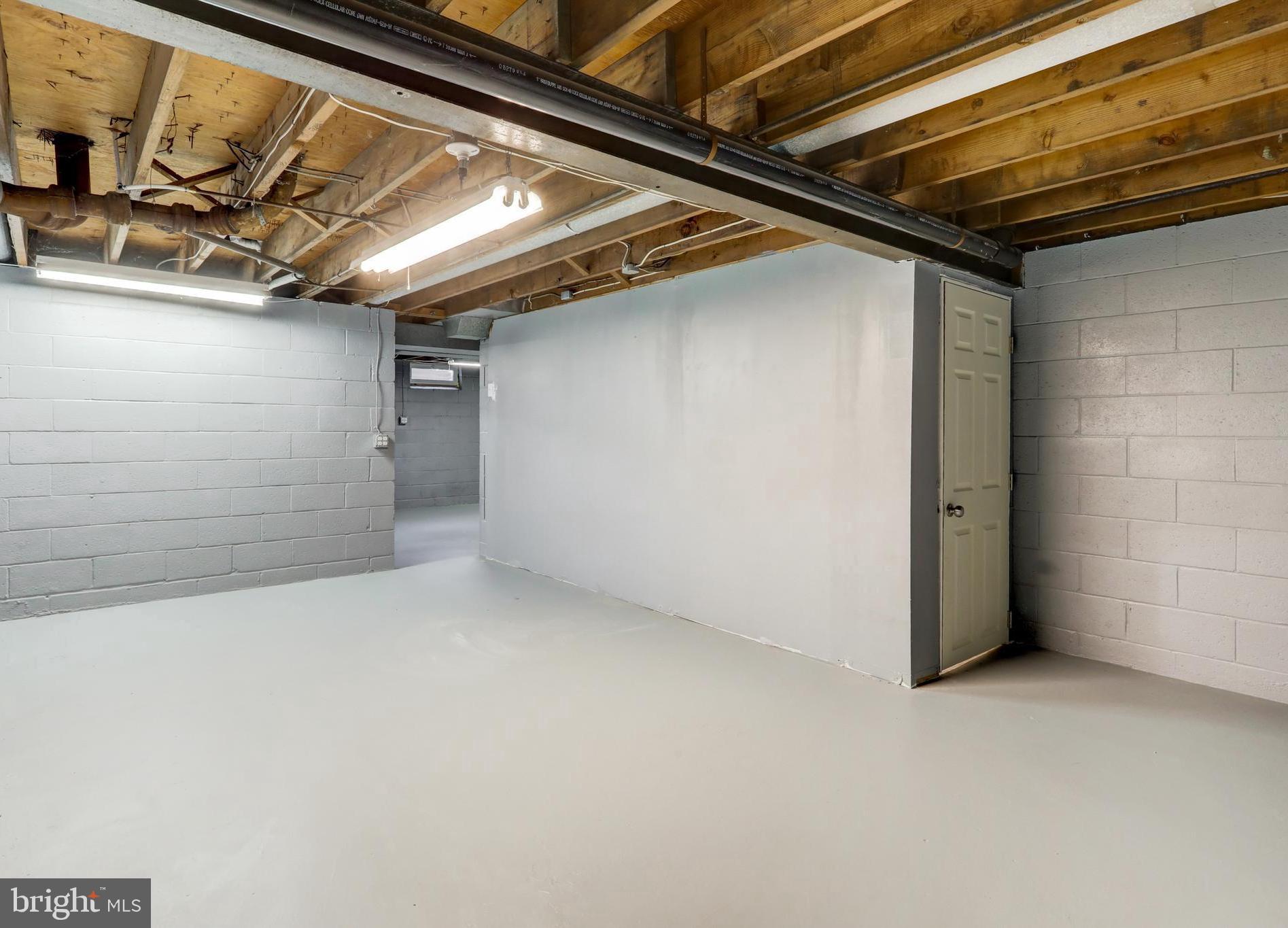 NORTH YORK - Residential