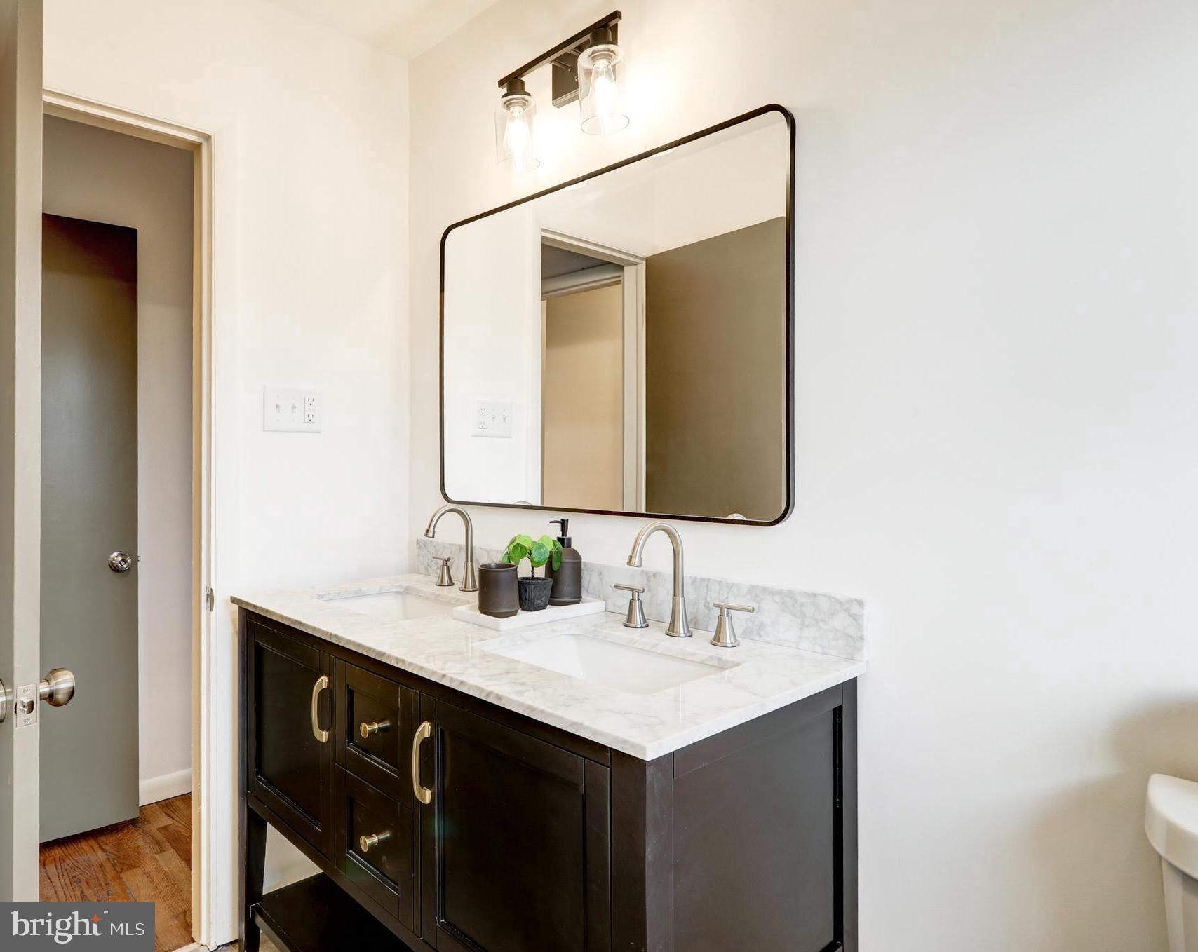 NORTH YORK - Residential