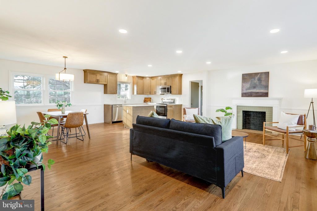 Photo of 1330 Chapel Drive, YORK, PA 17404 (MLS # PAYK2095512)