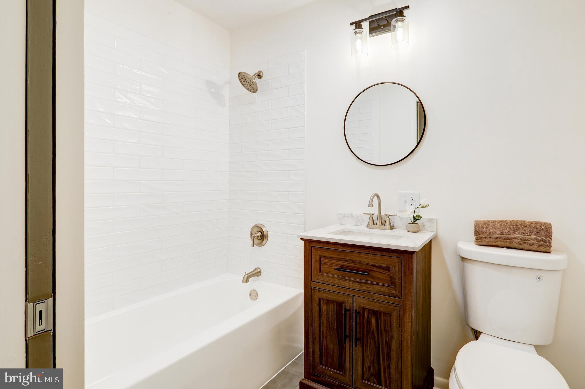 NORTH YORK - Residential