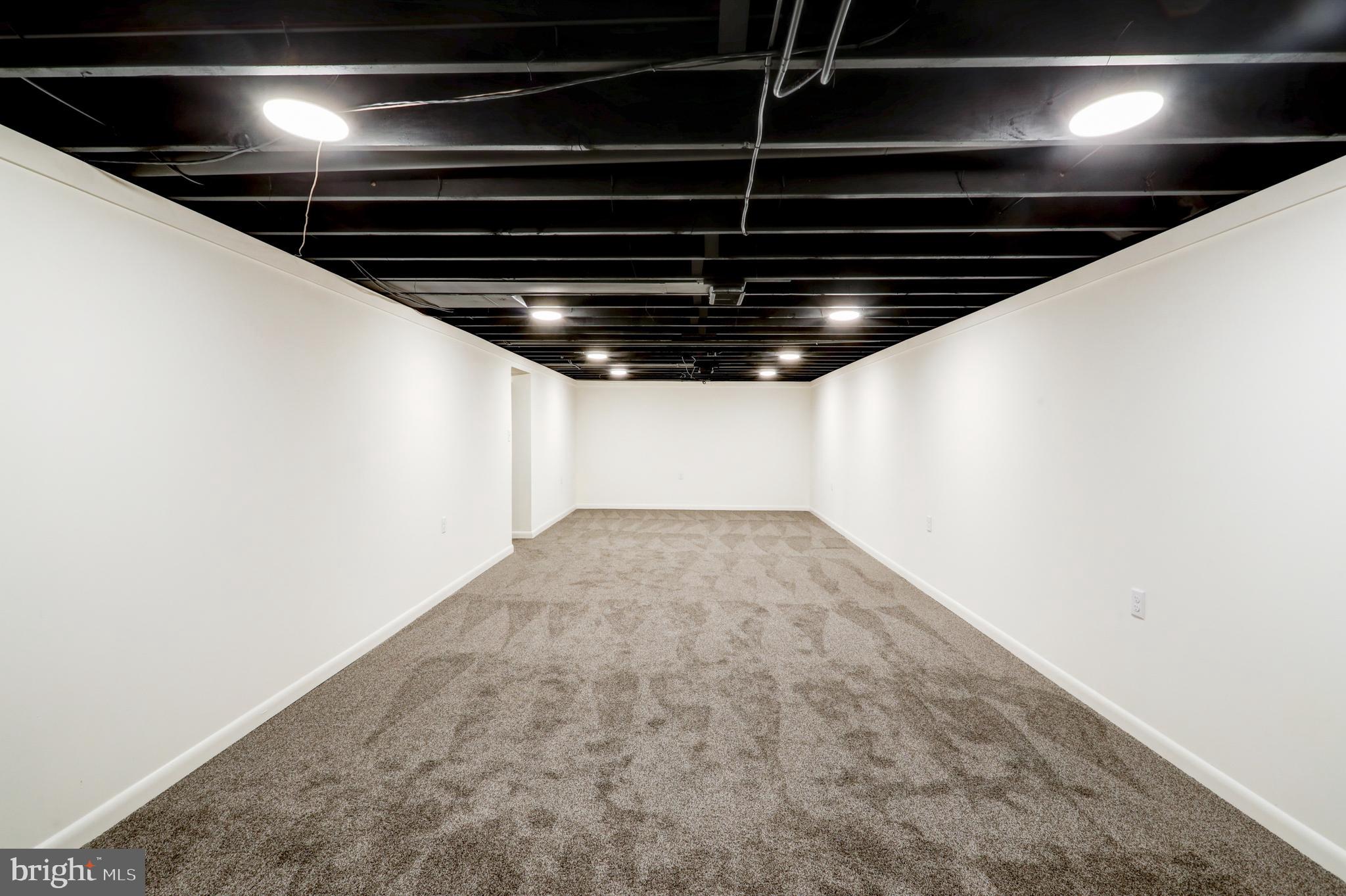 NORTH YORK - Residential