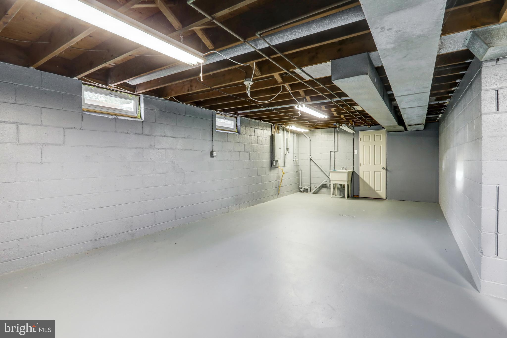 NORTH YORK - Residential