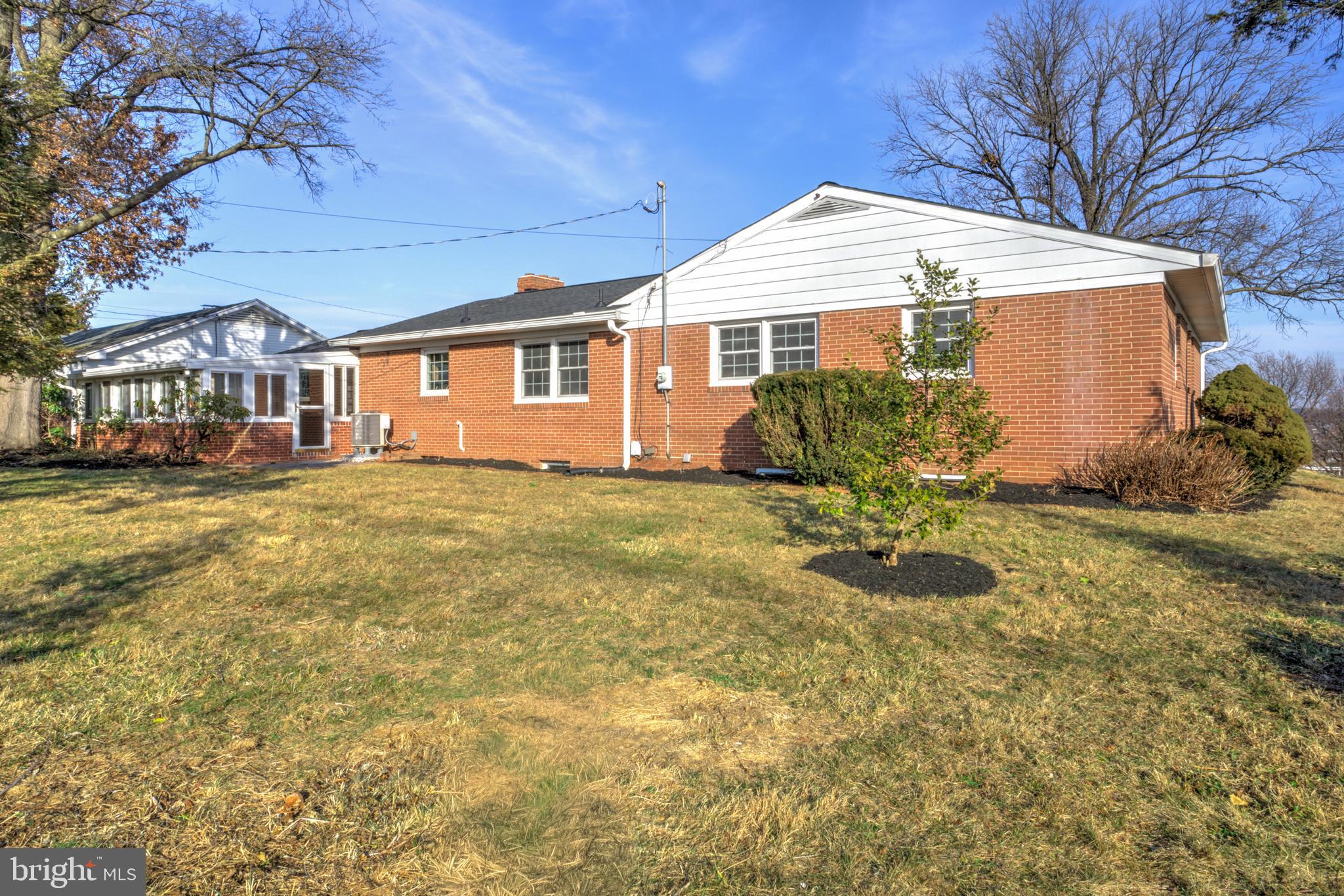 NORTH YORK - Residential