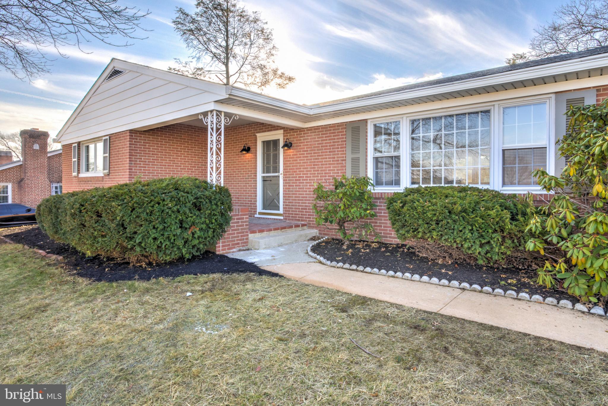 NORTH YORK - Residential