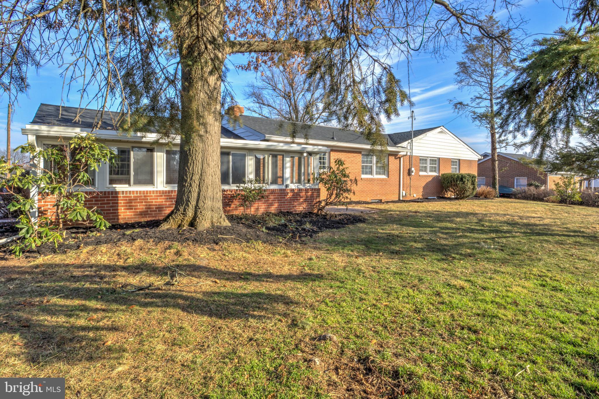 NORTH YORK - Residential