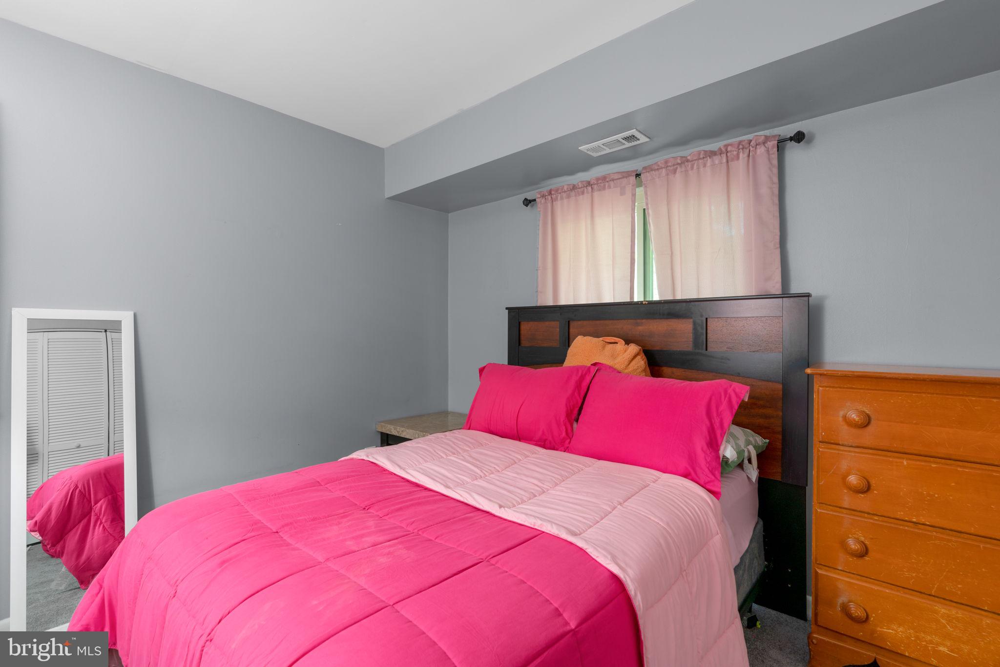 LONG REACH - Residential