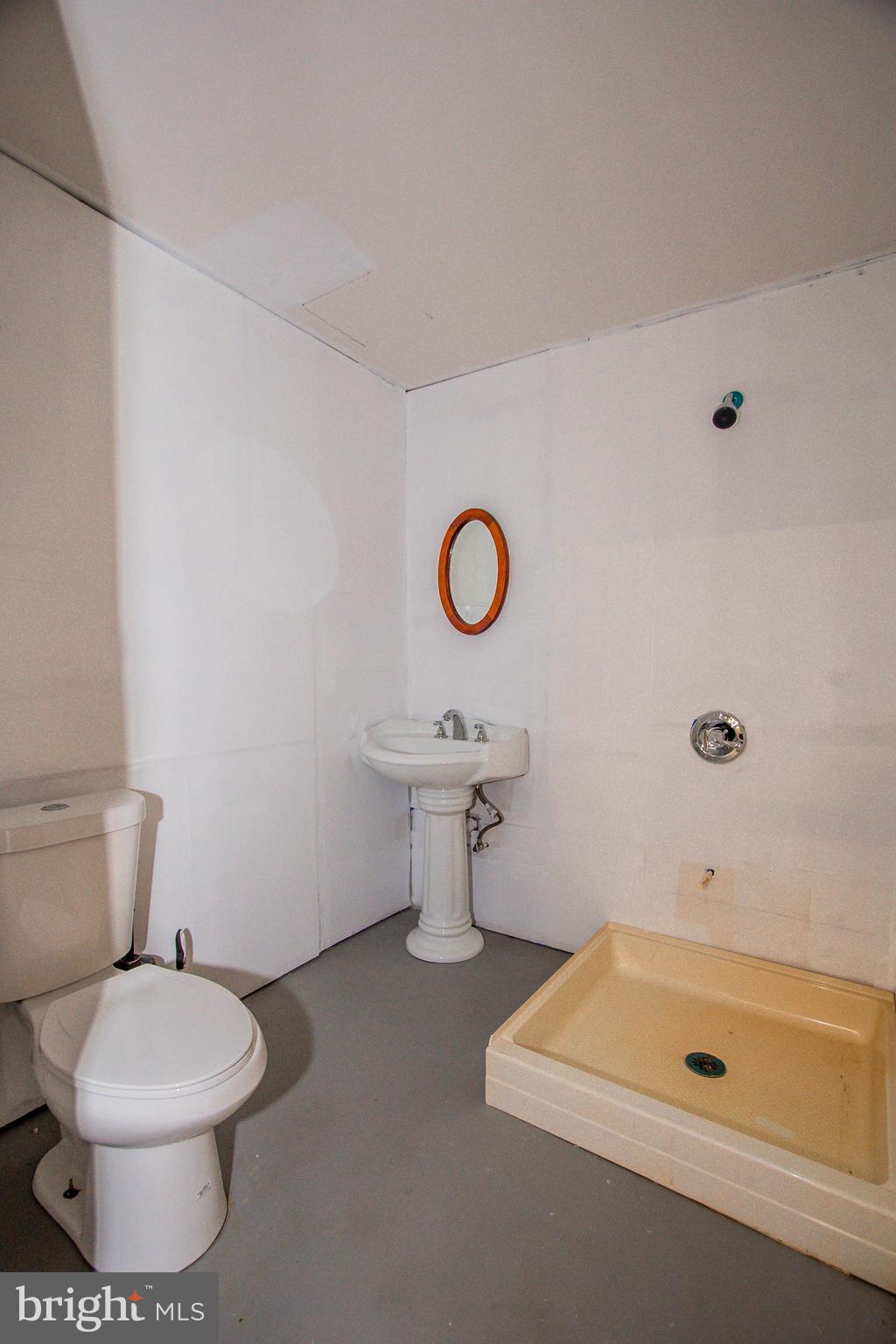 POTOMAC STATION - Residential