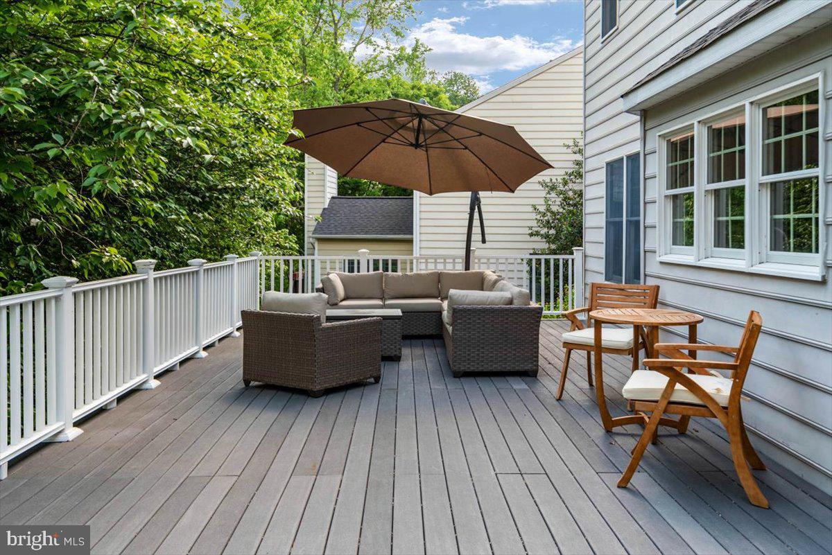 RIVER HILL - Residential