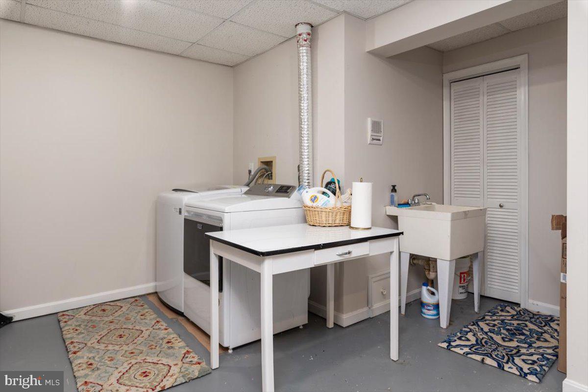 RIVER HILL - Residential