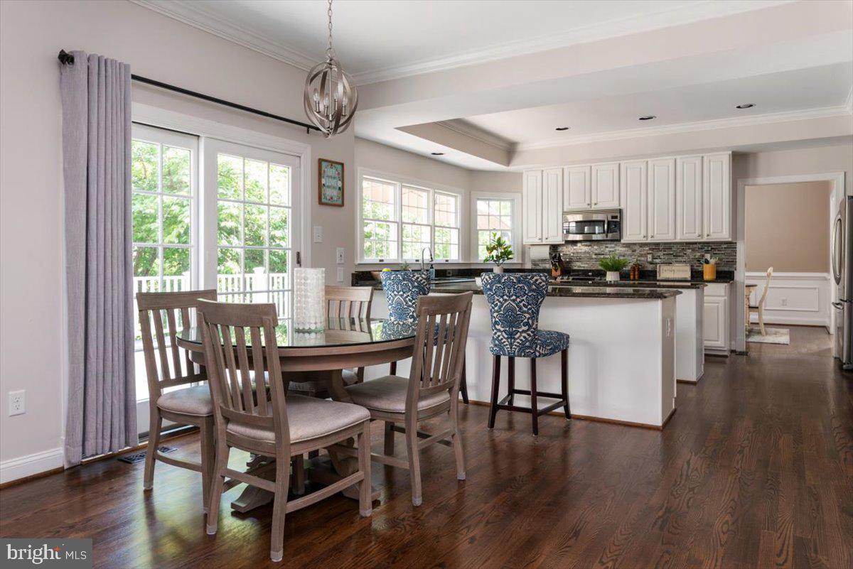 RIVER HILL - Residential