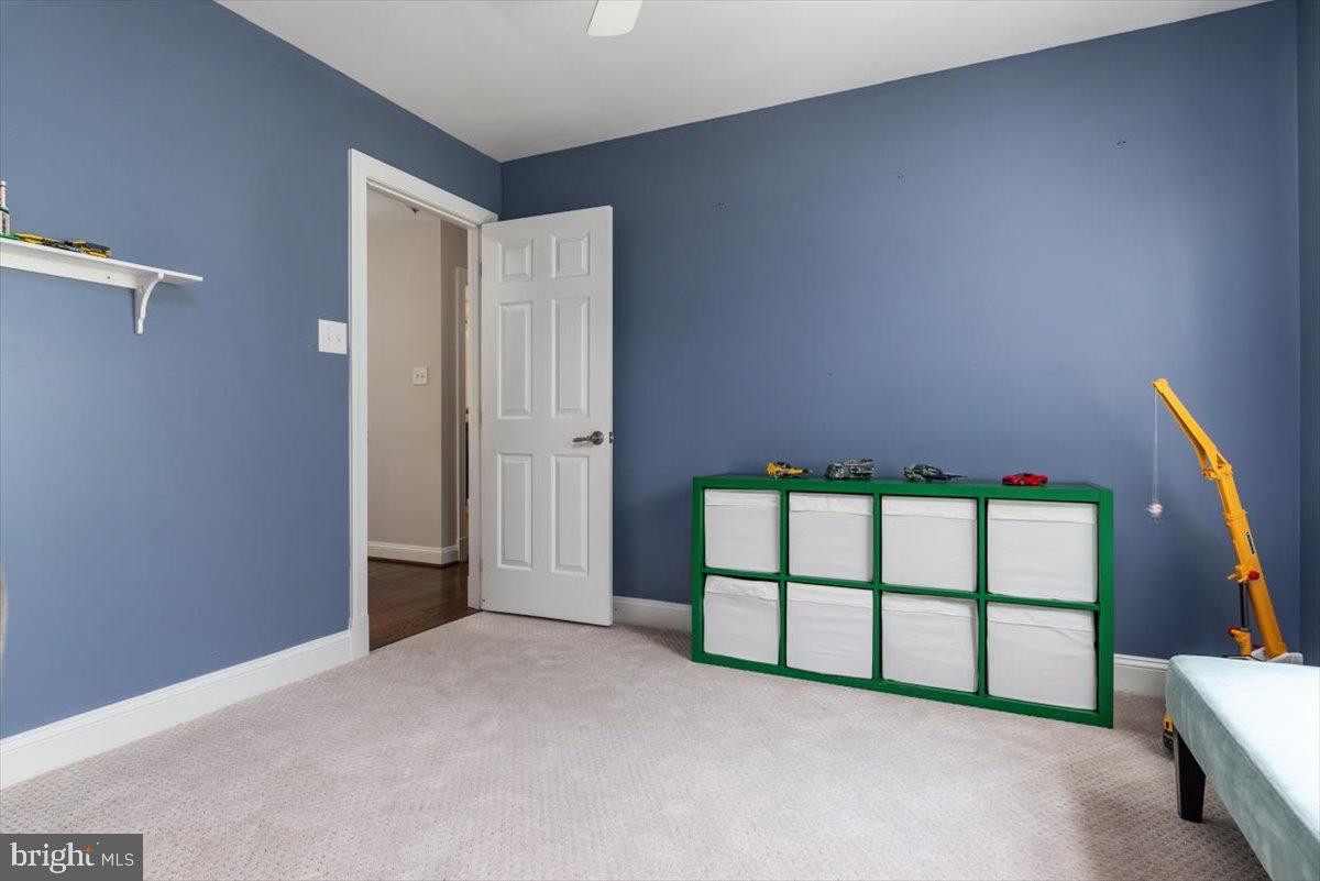 RIVER HILL - Residential