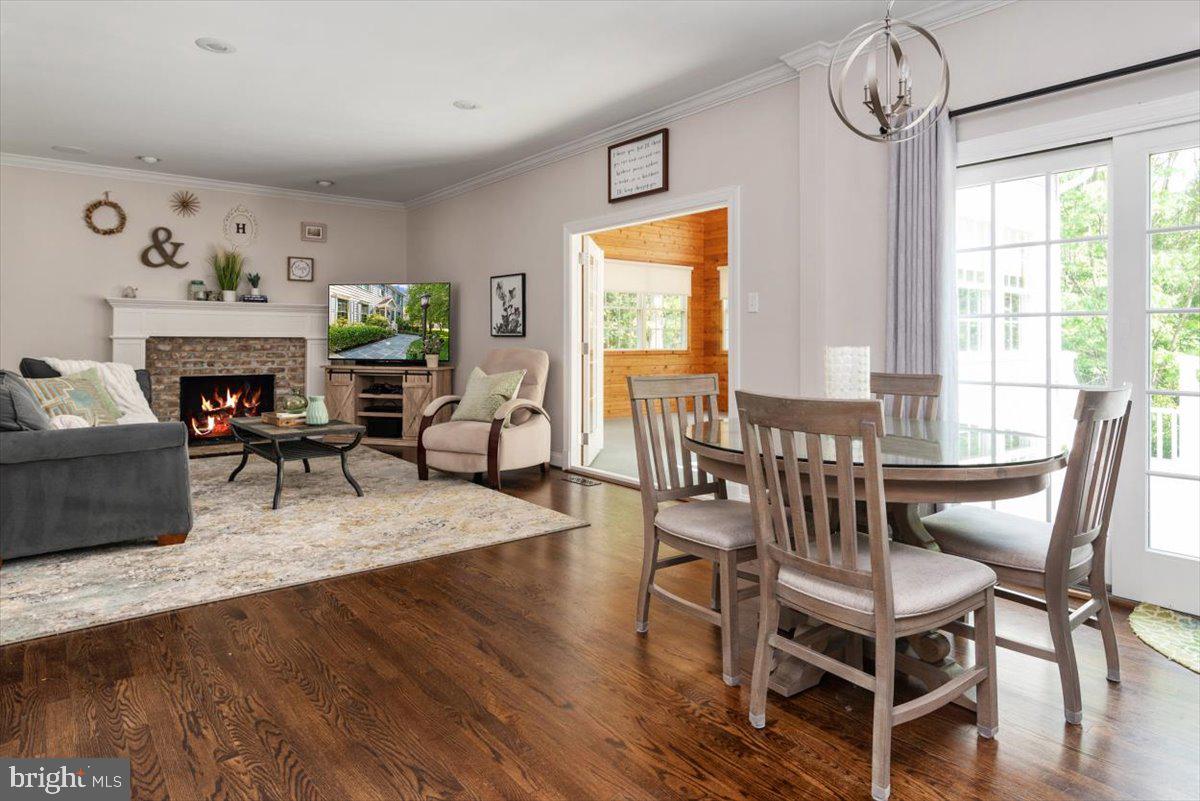 RIVER HILL - Residential