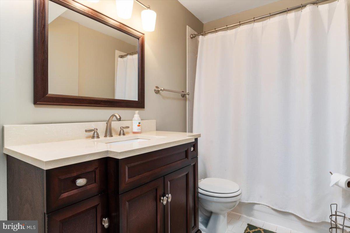 RIVER HILL - Residential