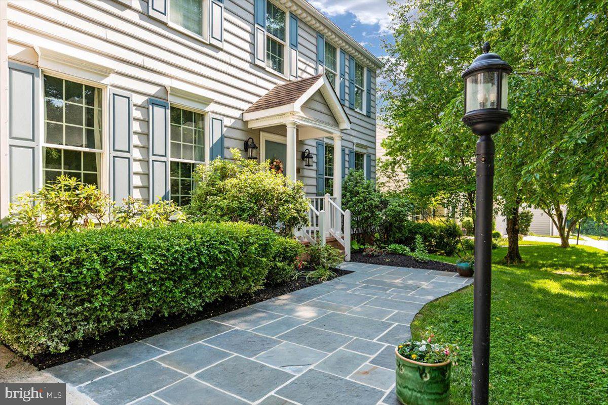 RIVER HILL - Residential