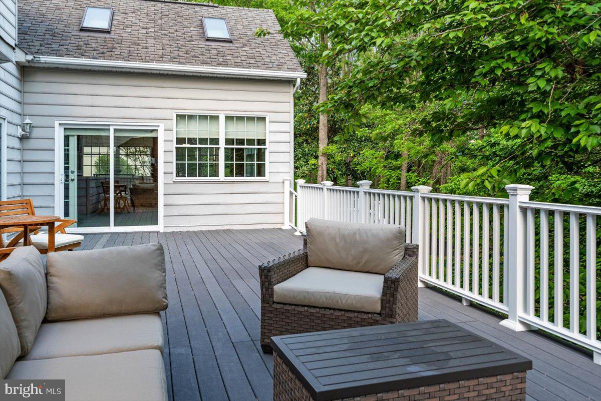 RIVER HILL - Residential