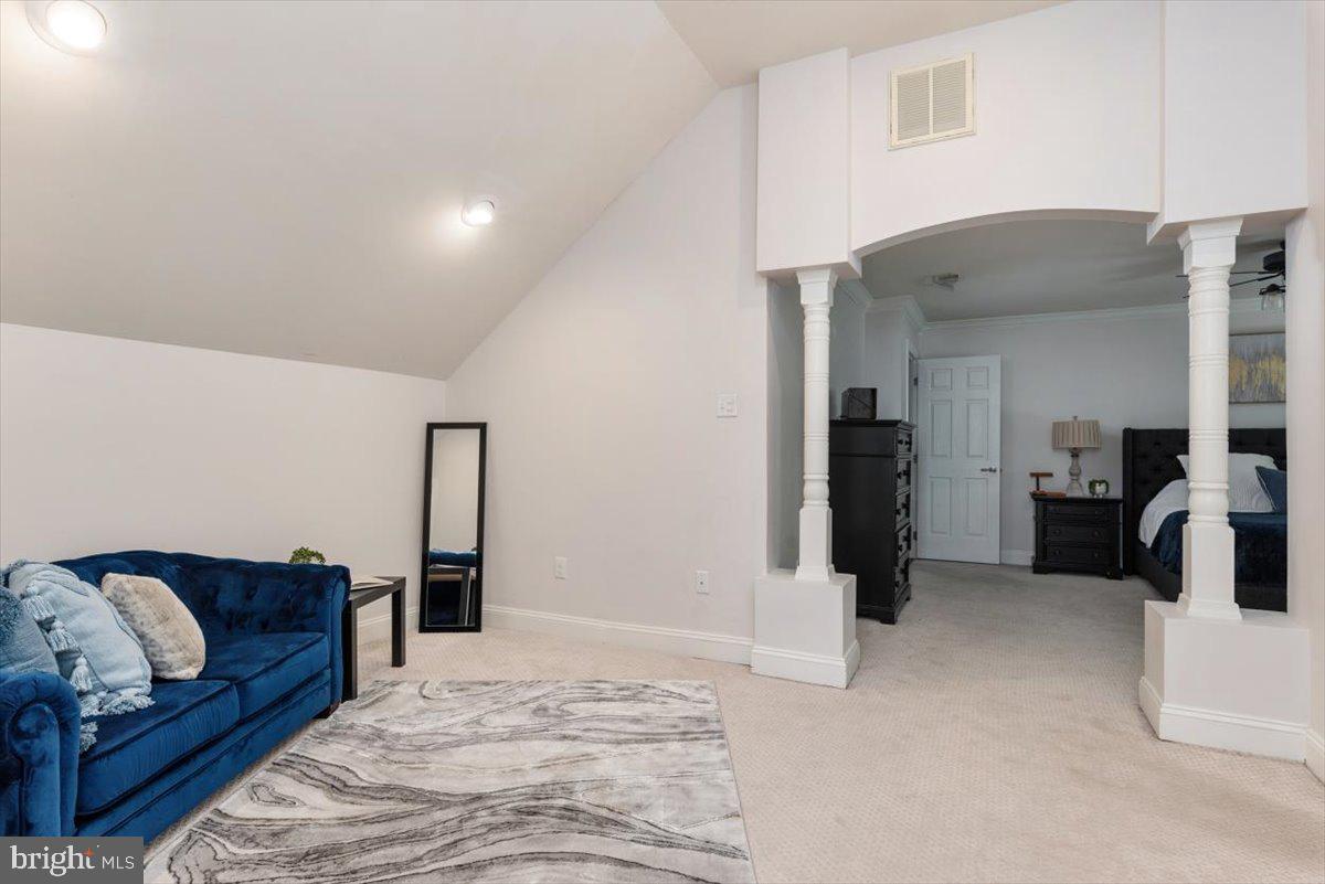 RIVER HILL - Residential