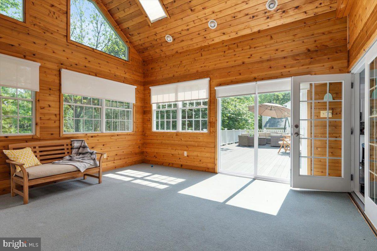 RIVER HILL - Residential