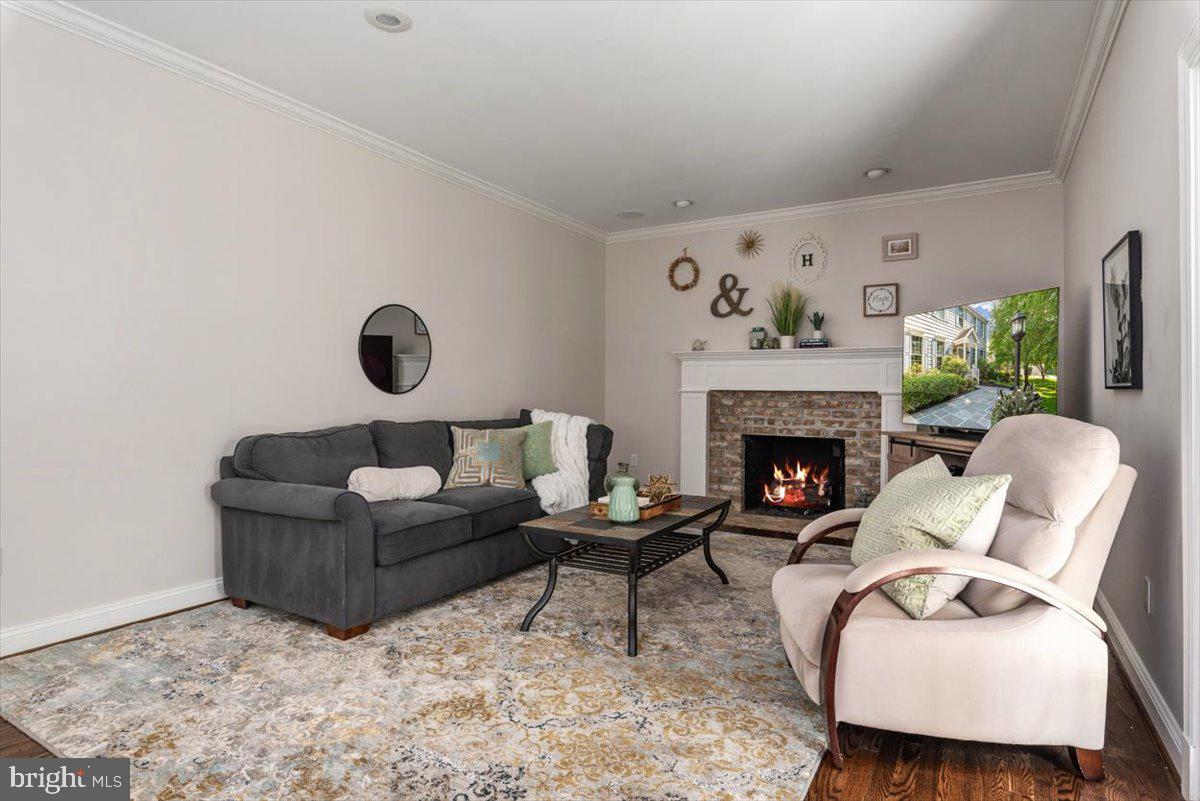 RIVER HILL - Residential