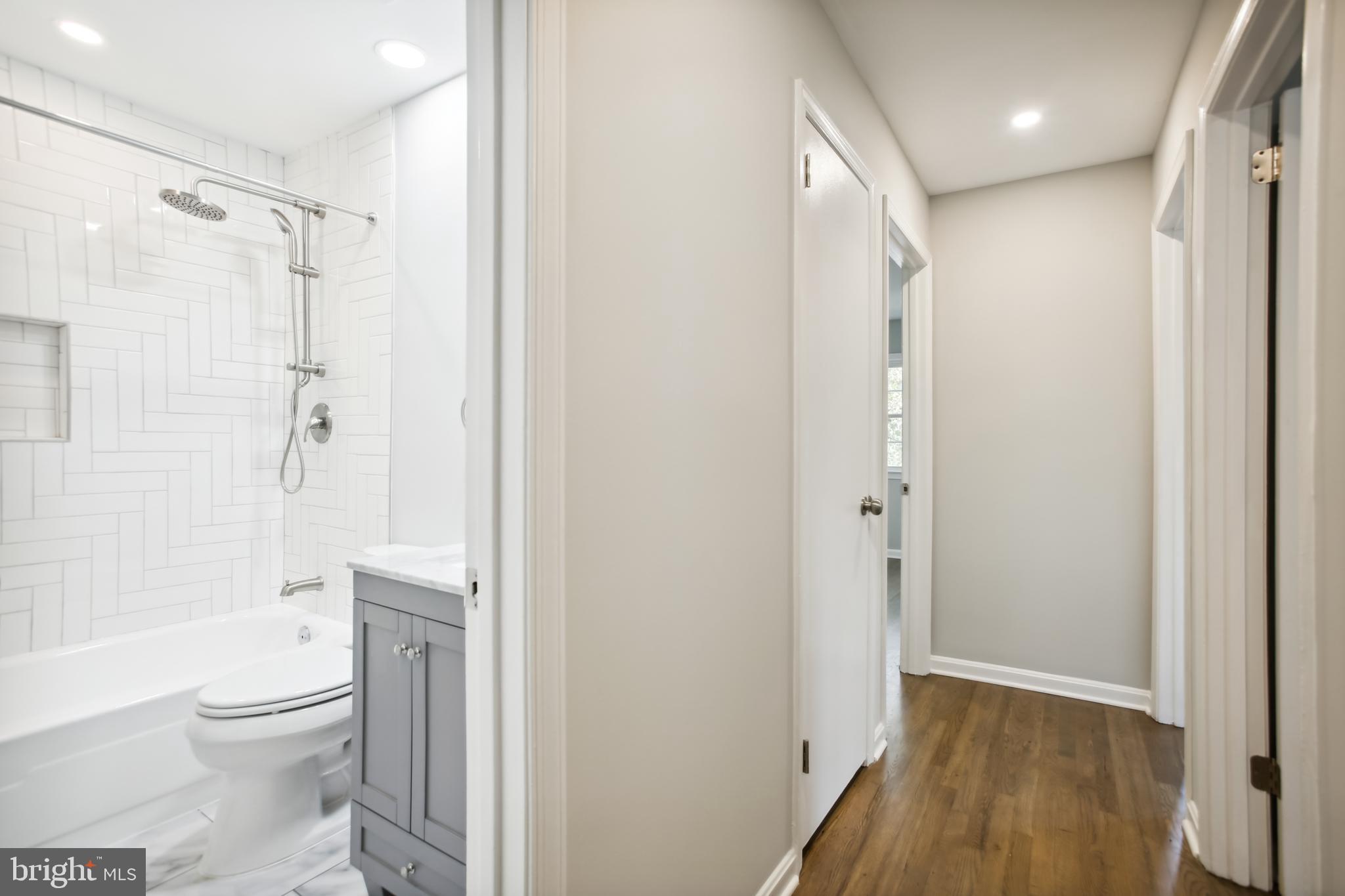 HERNDON PARK STATION - Residential