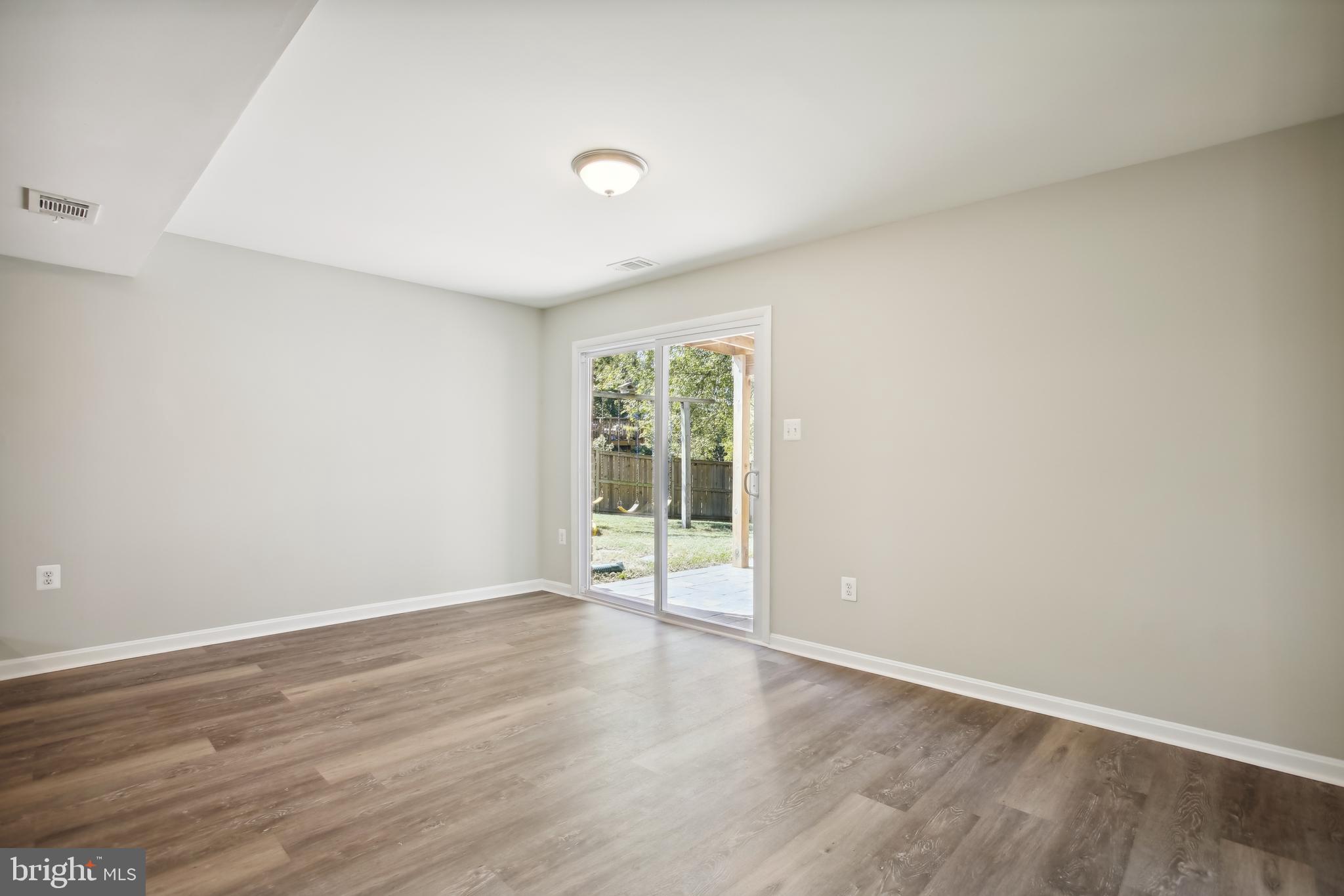 HERNDON PARK STATION - Residential