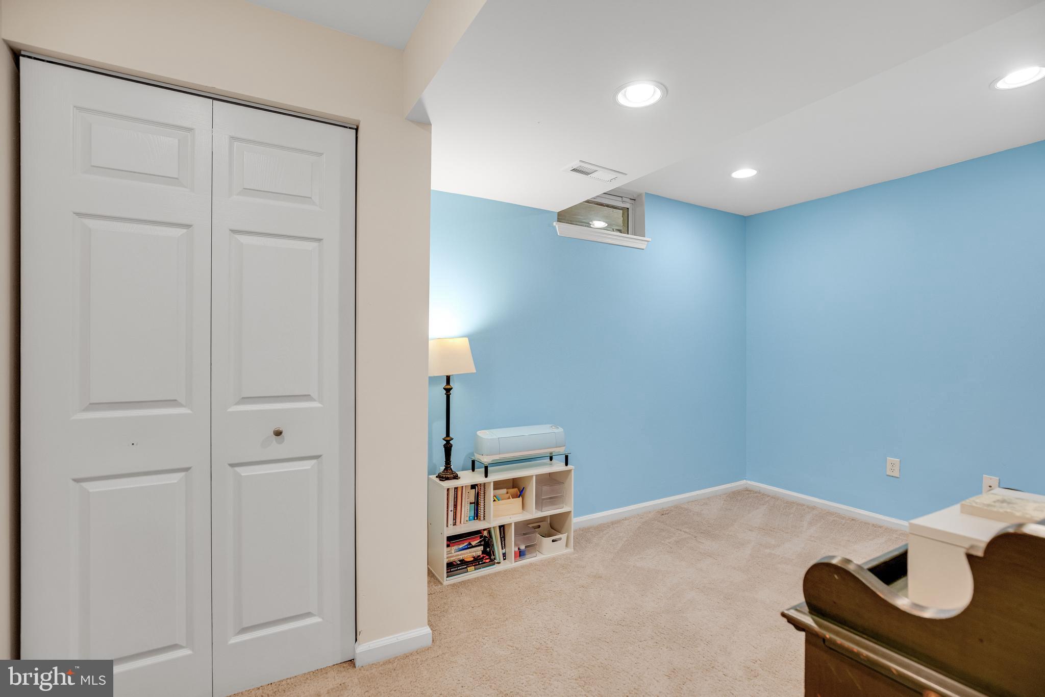 MONTCLAIR - Residential