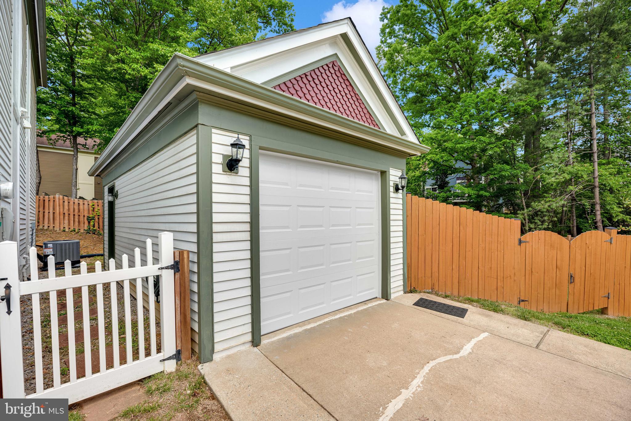 MONTCLAIR - Residential