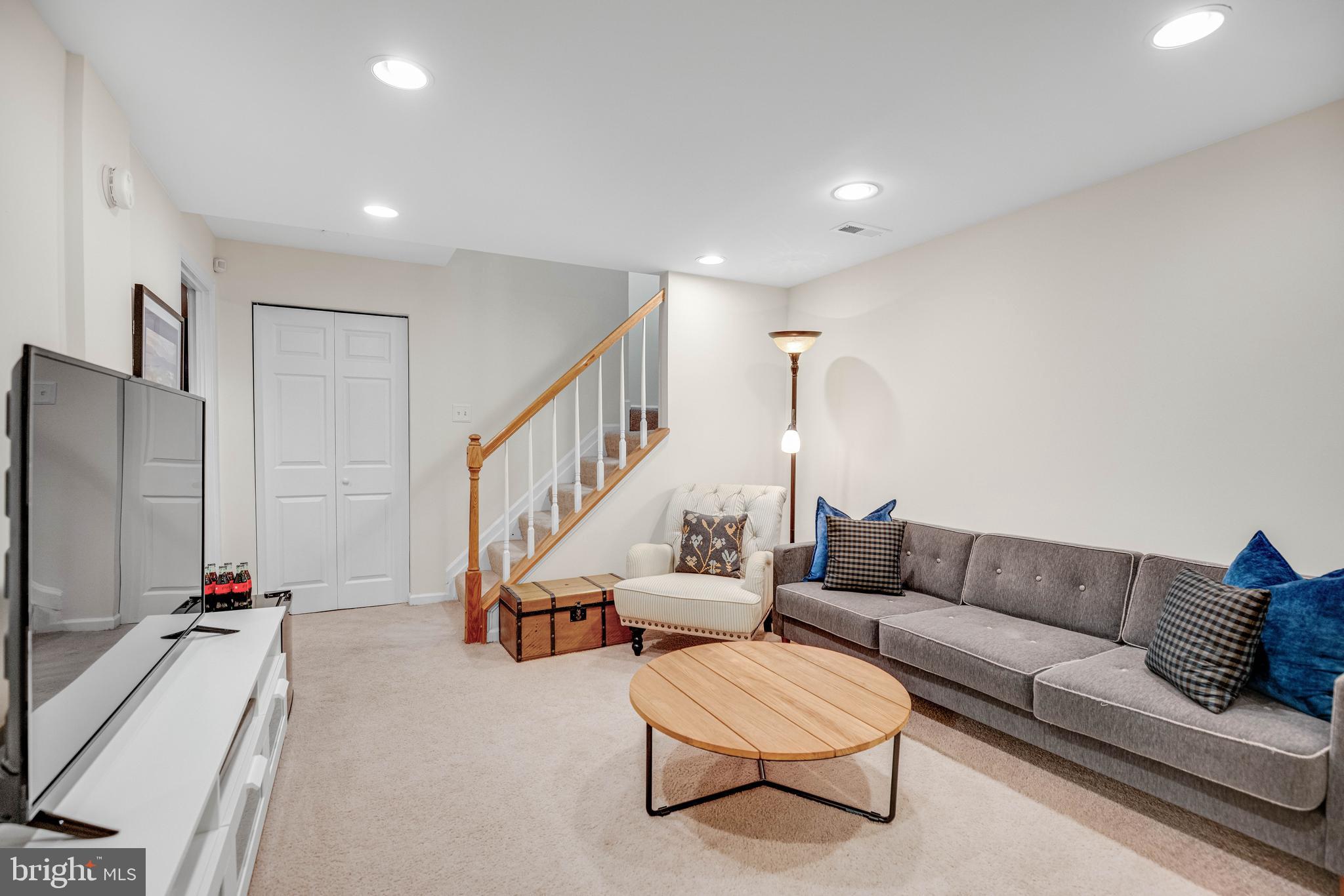 MONTCLAIR - Residential