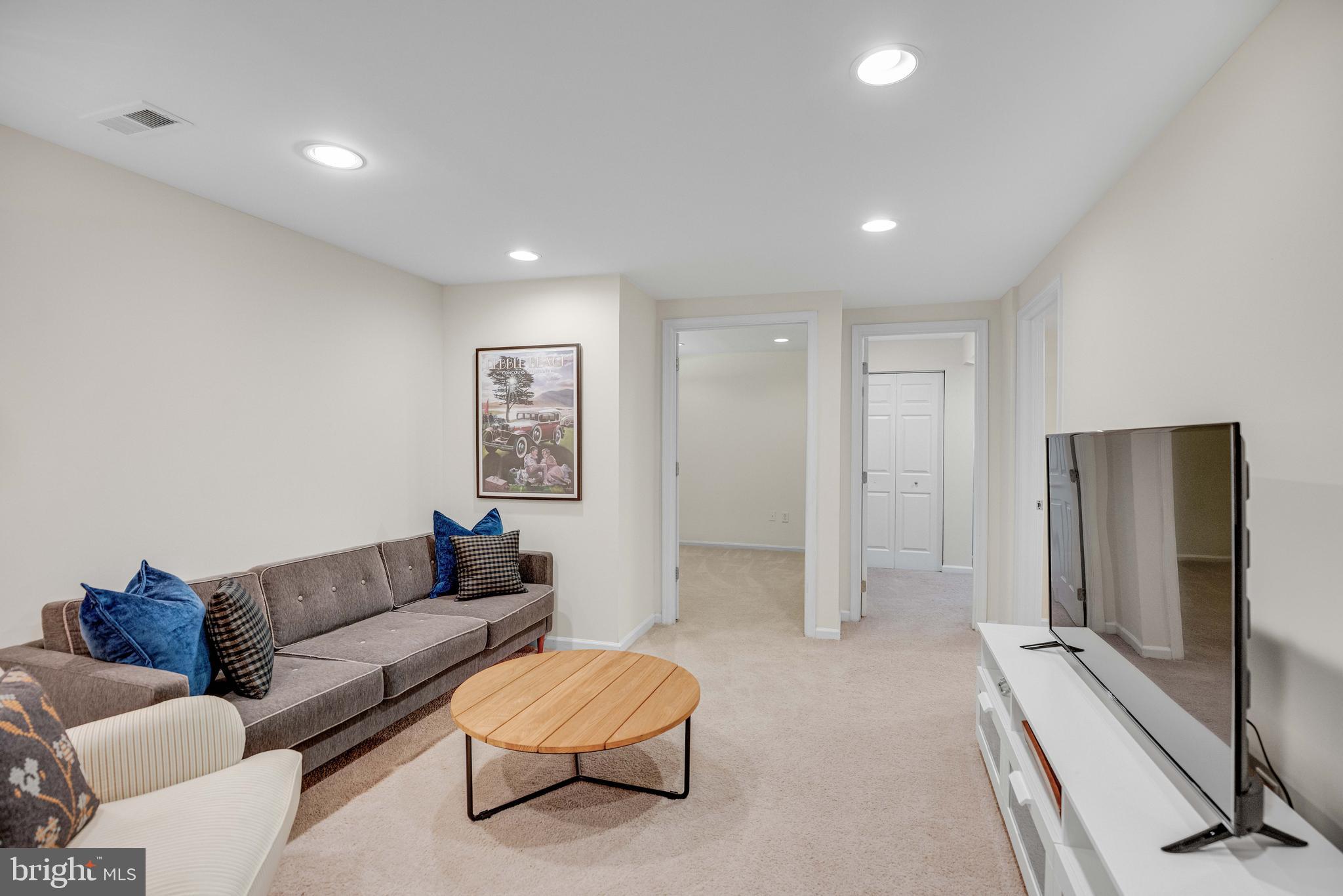 MONTCLAIR - Residential
