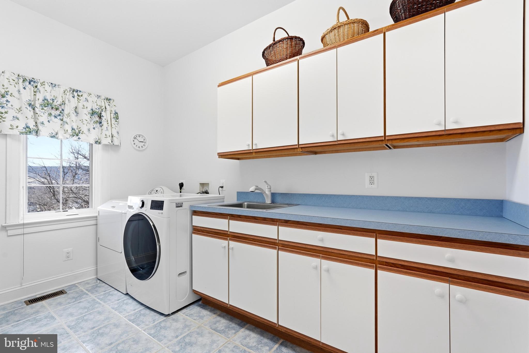 STONELEIGH - Residential