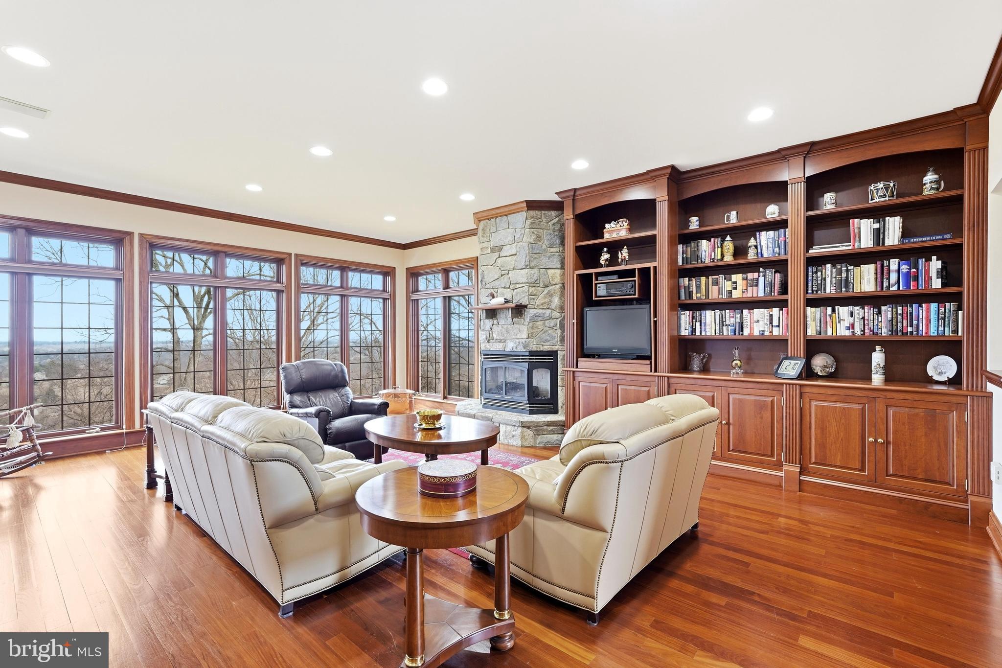 STONELEIGH - Residential